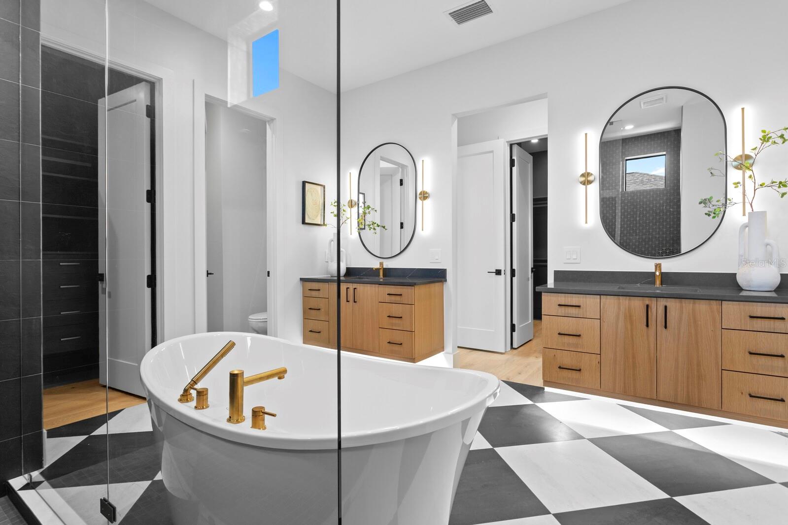 PICADILLY - Residential