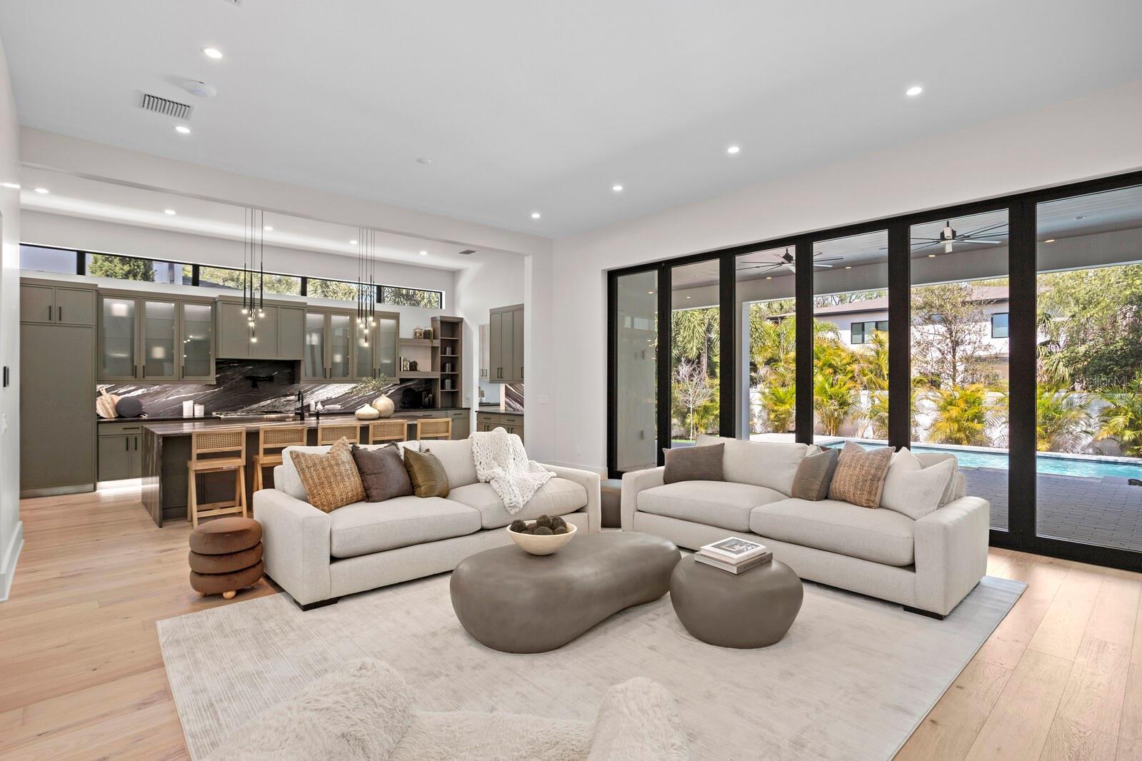 PICADILLY - Residential