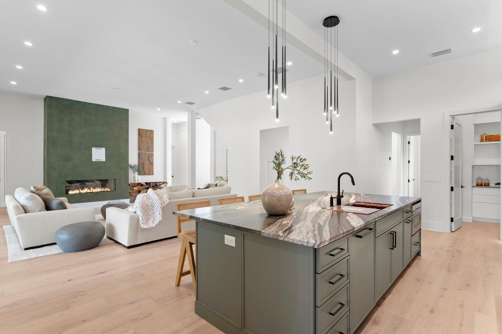 PICADILLY - Residential