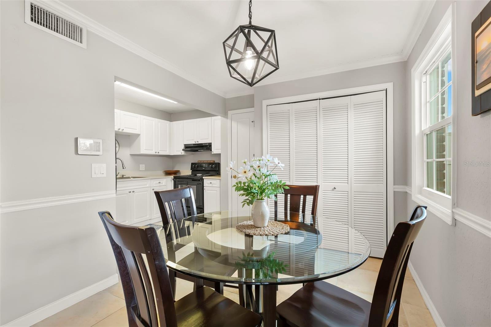 WHISPERING OAKS - Residential