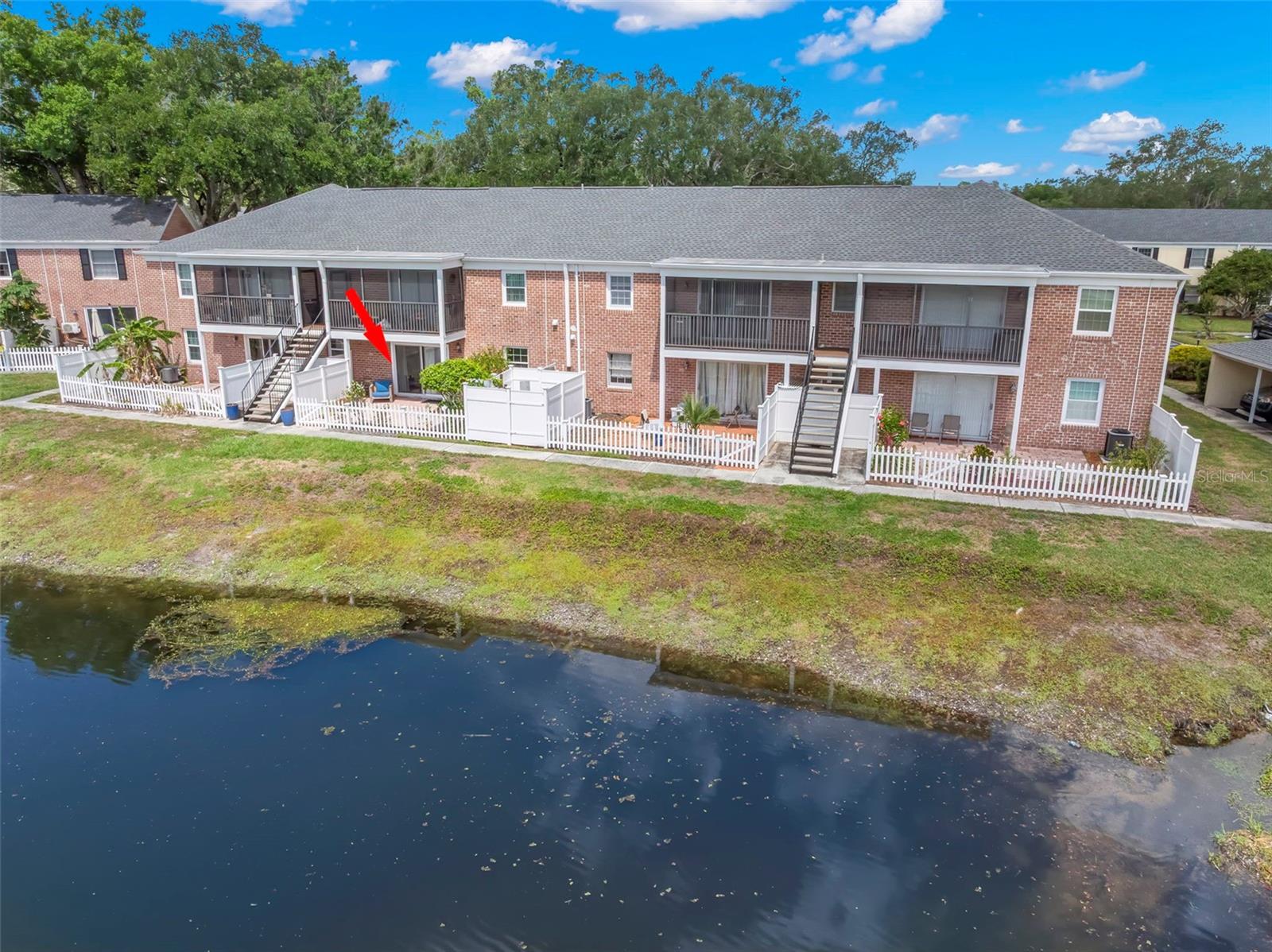 WHISPERING OAKS - Residential