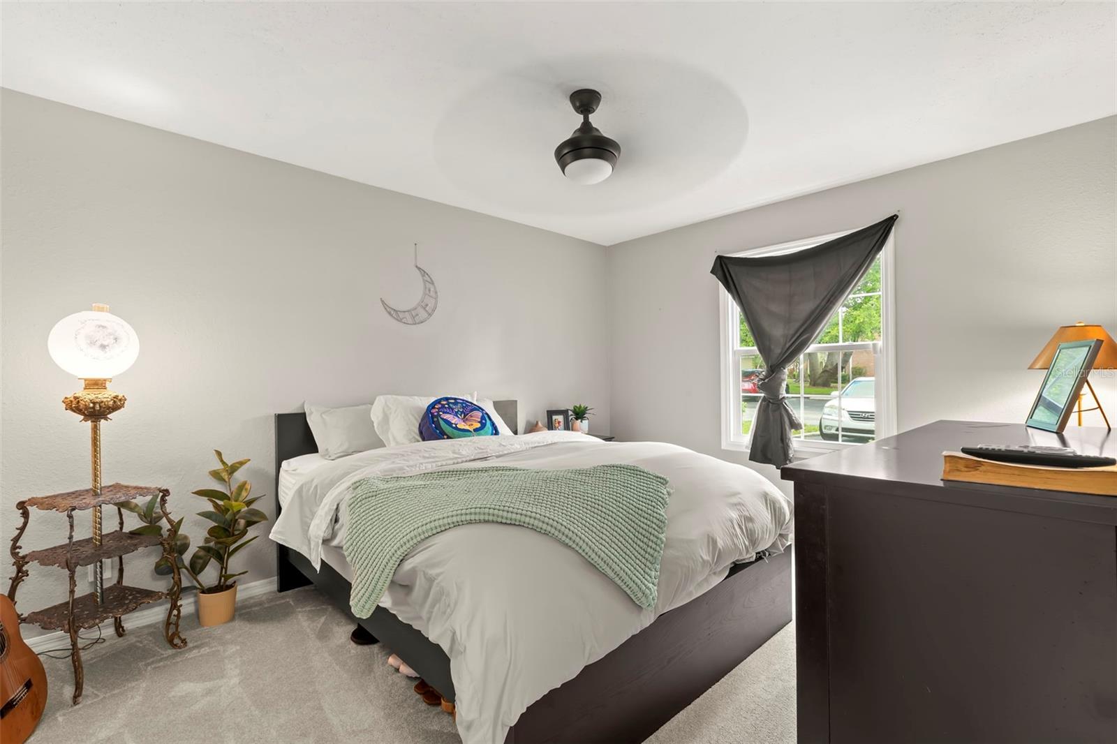 WHISPERING OAKS - Residential
