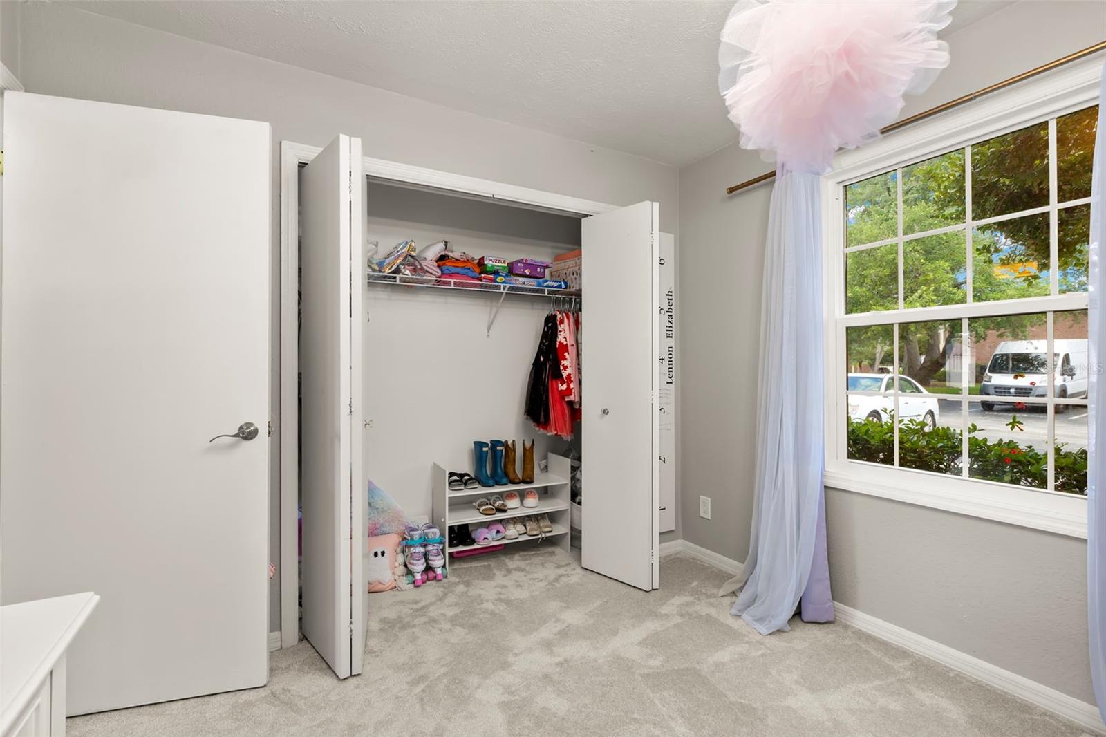 WHISPERING OAKS - Residential