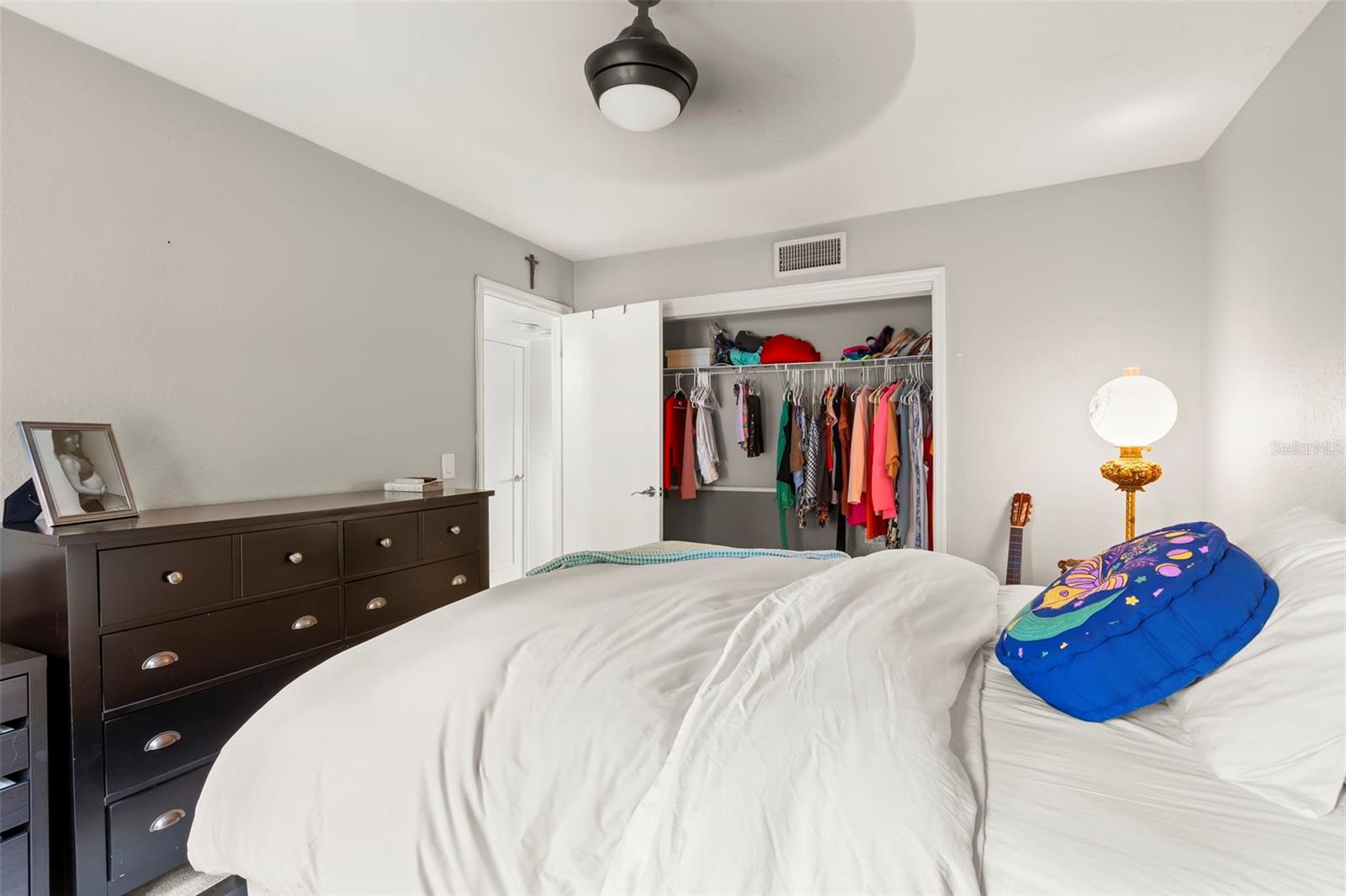 WHISPERING OAKS - Residential