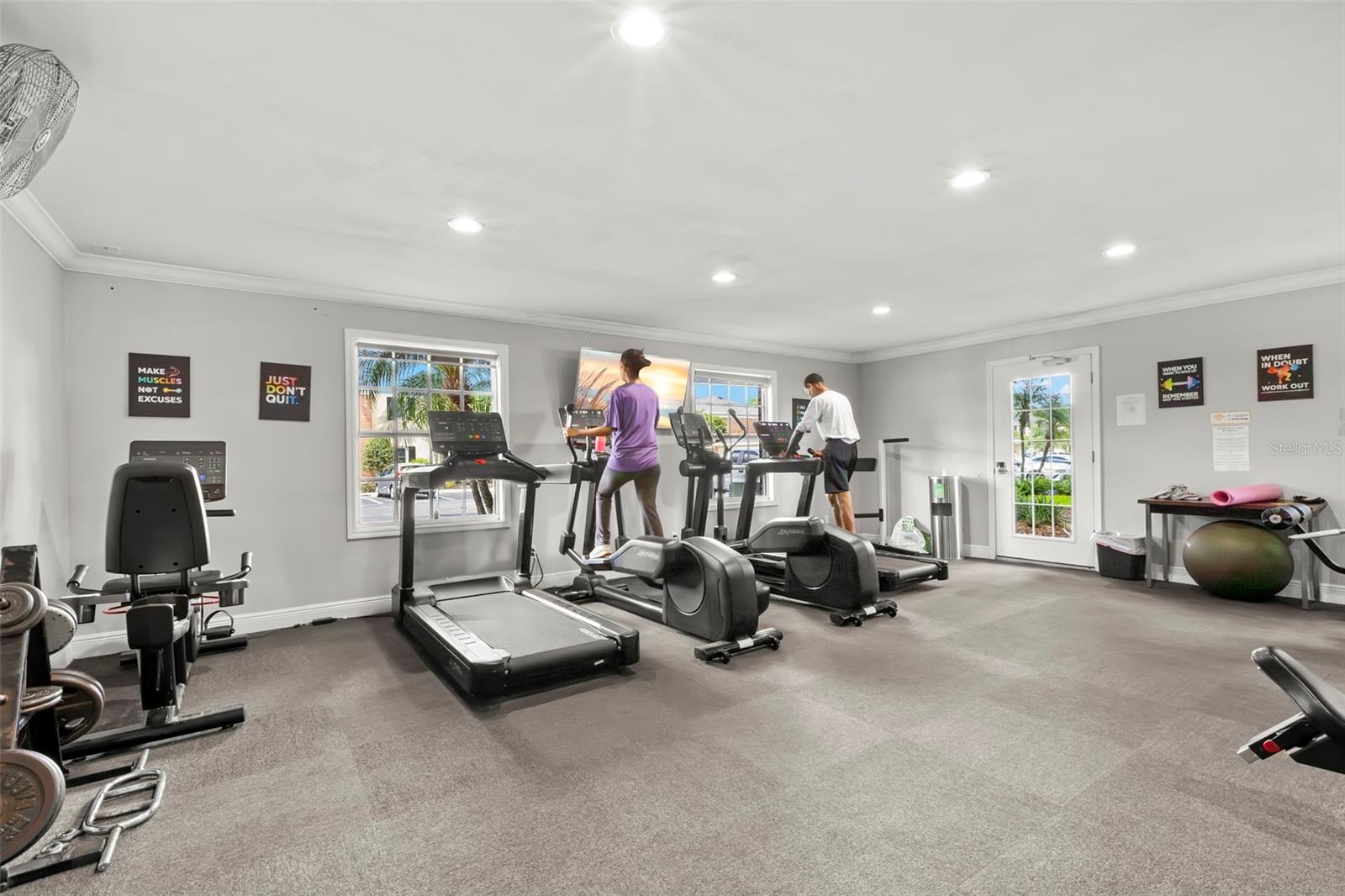 WHISPERING OAKS - Residential