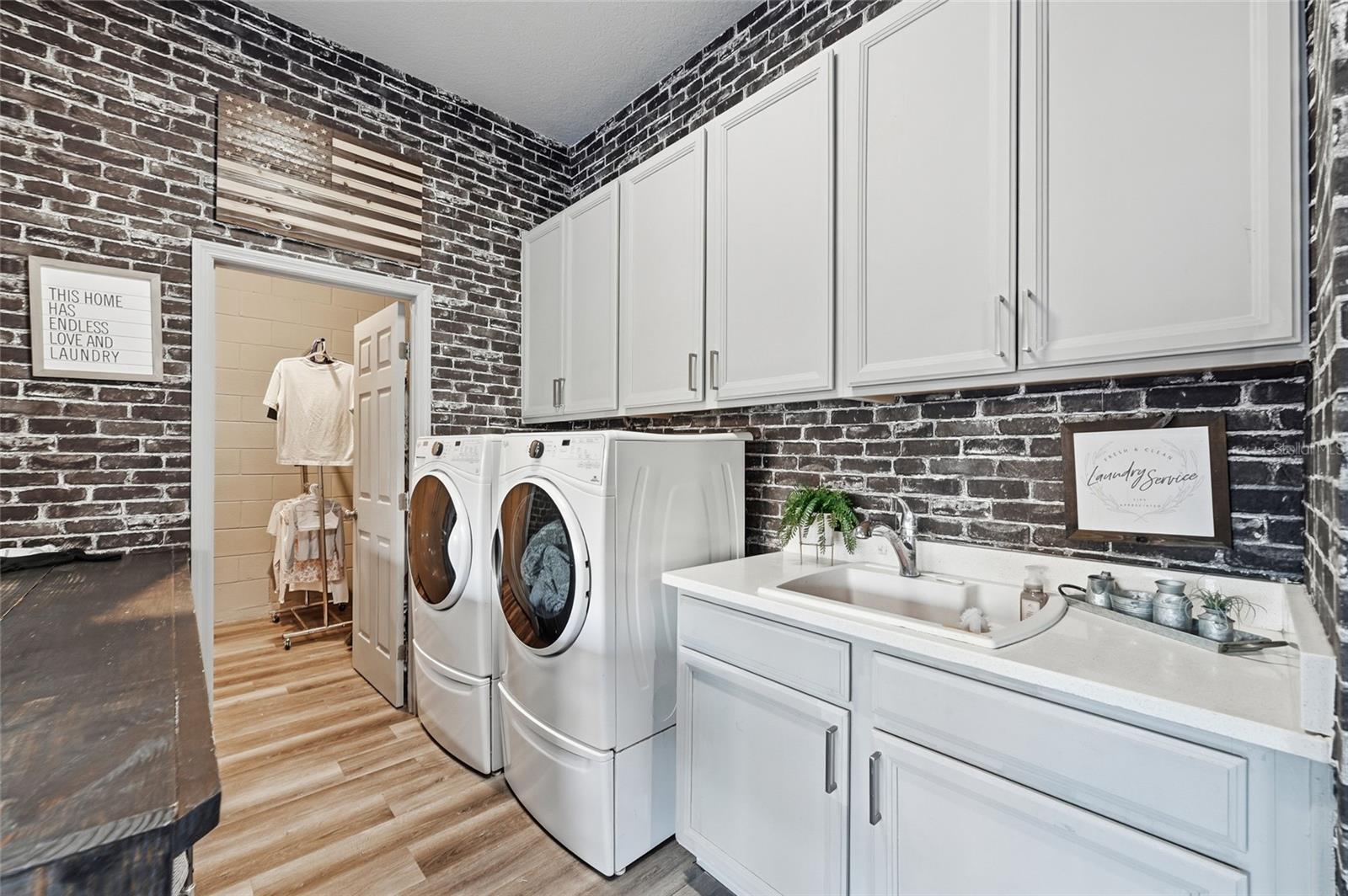 PARKSIDE PH 2 - Residential