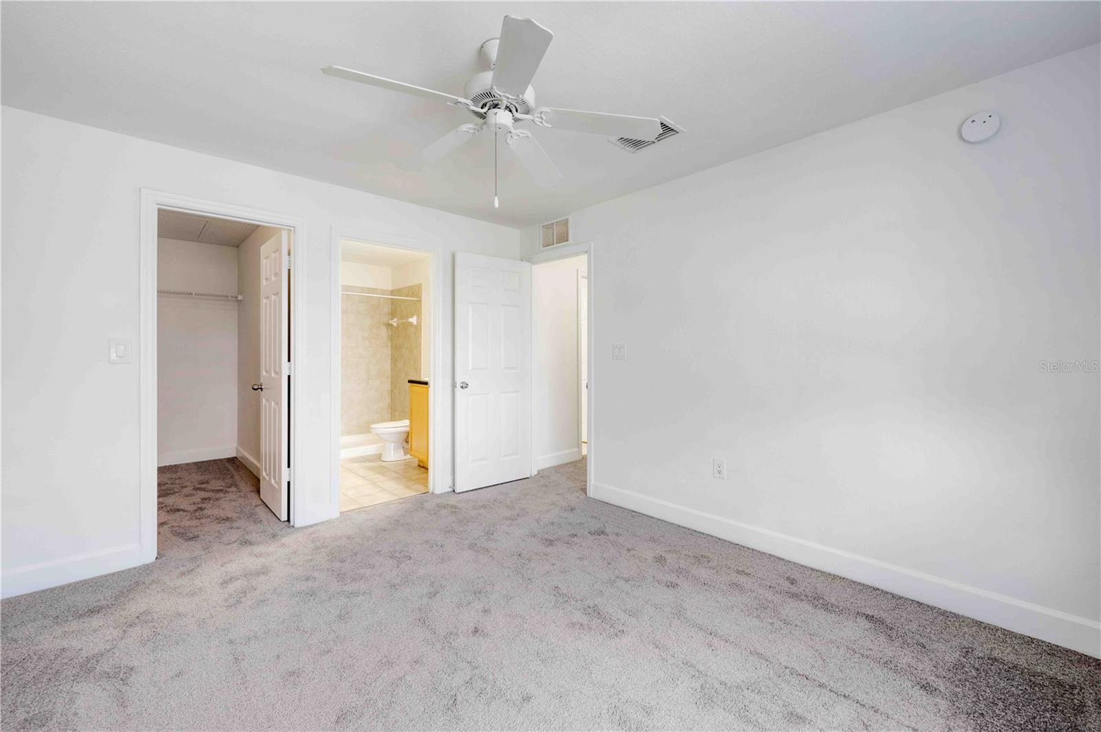 VILLAS AT SPRING HILL - Residential Lease