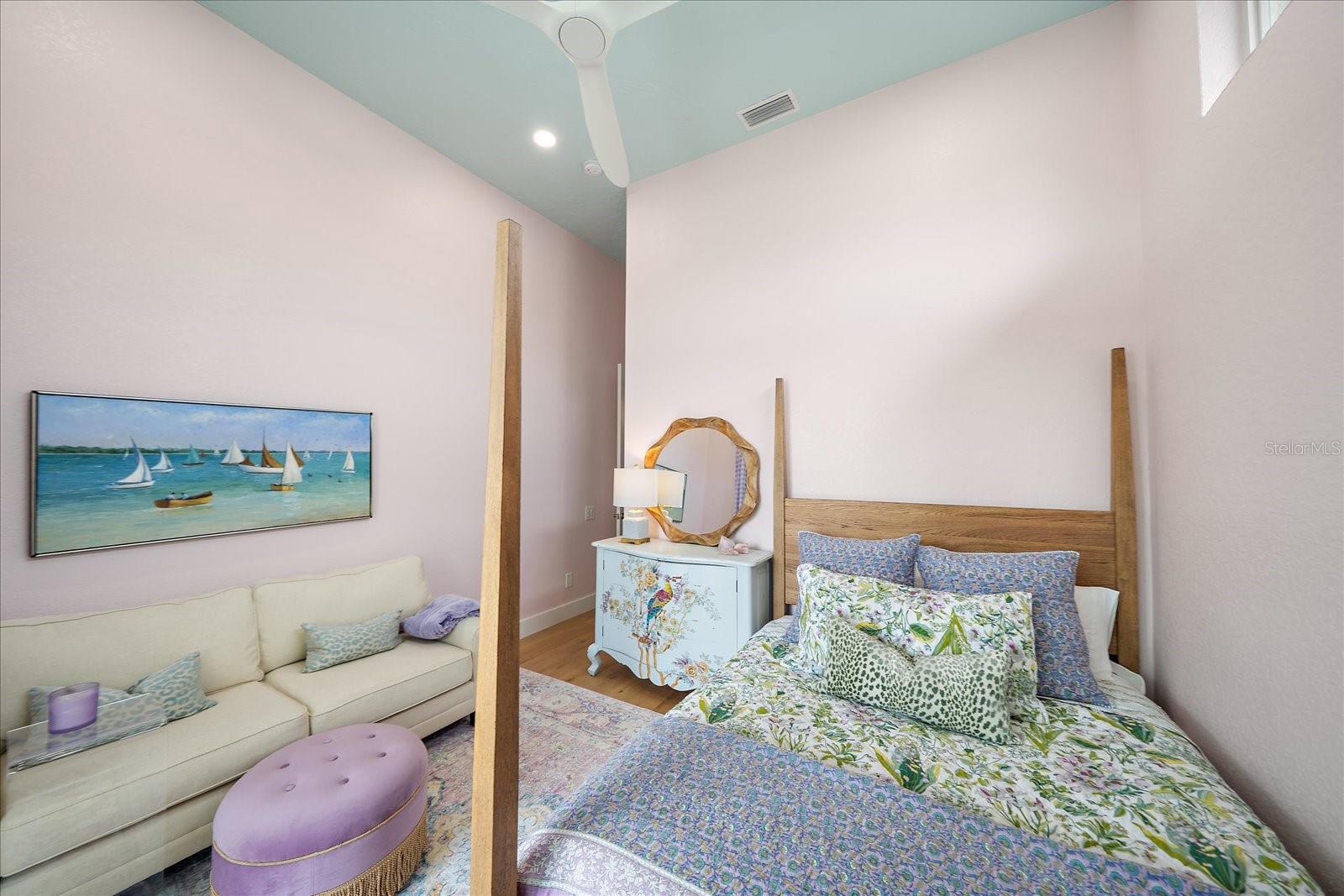 UNIVERSITY PARK COUNTRY CLUB - Residential