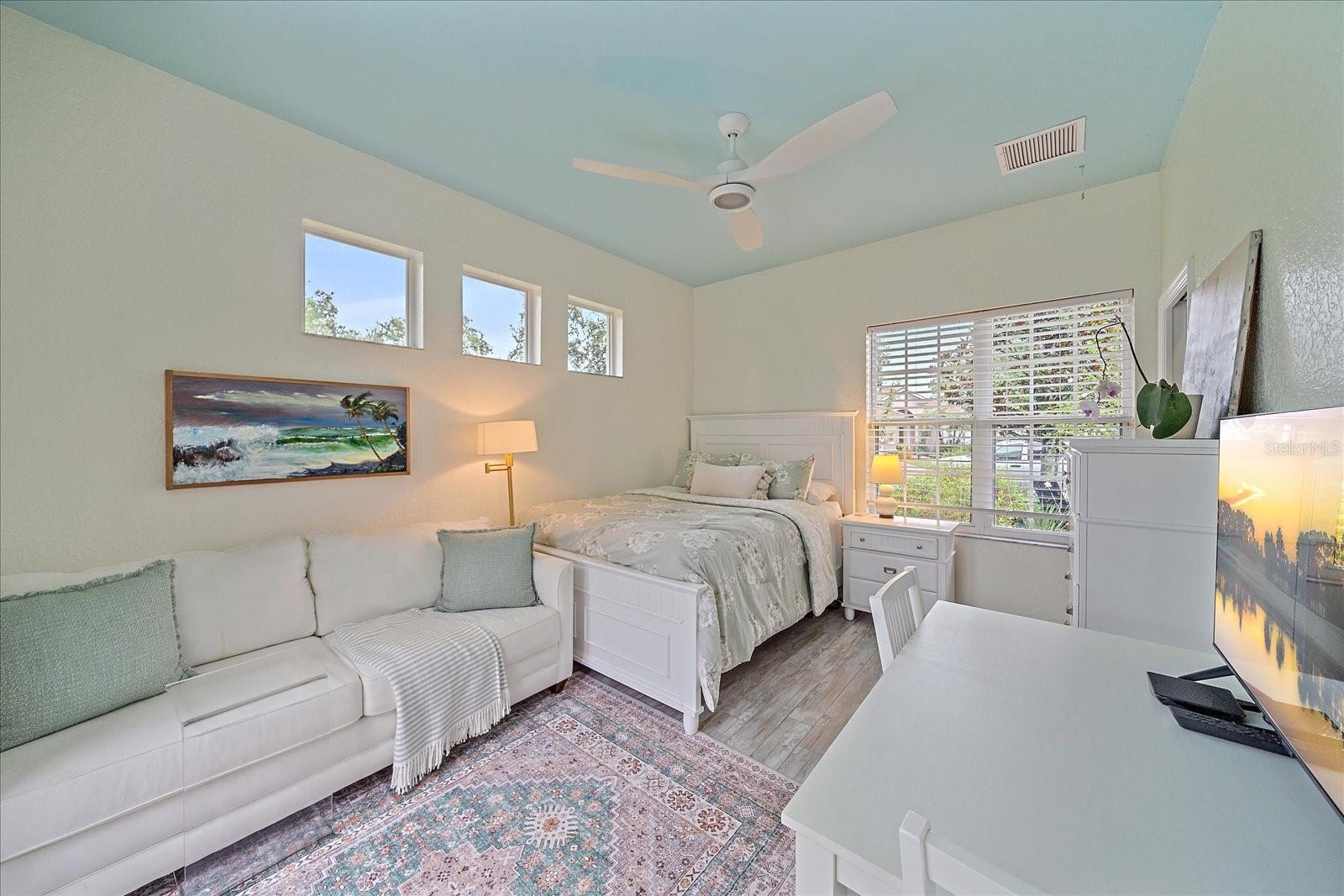 UNIVERSITY PARK COUNTRY CLUB - Residential