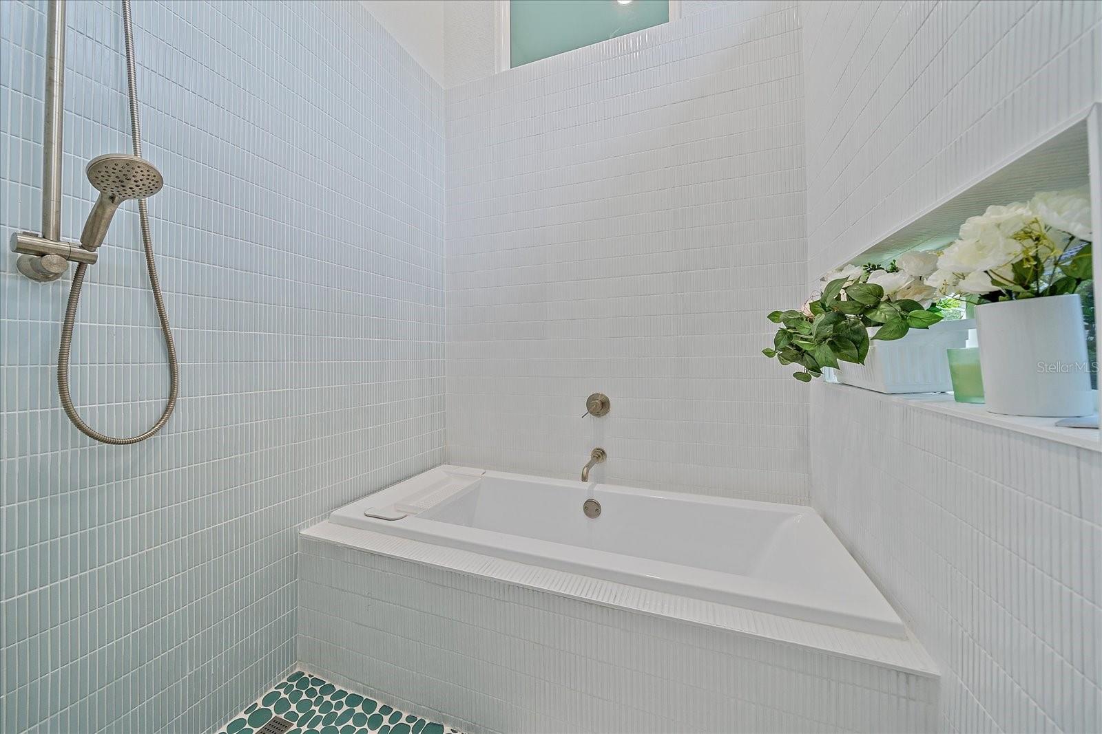 UNIVERSITY PARK COUNTRY CLUB - Residential