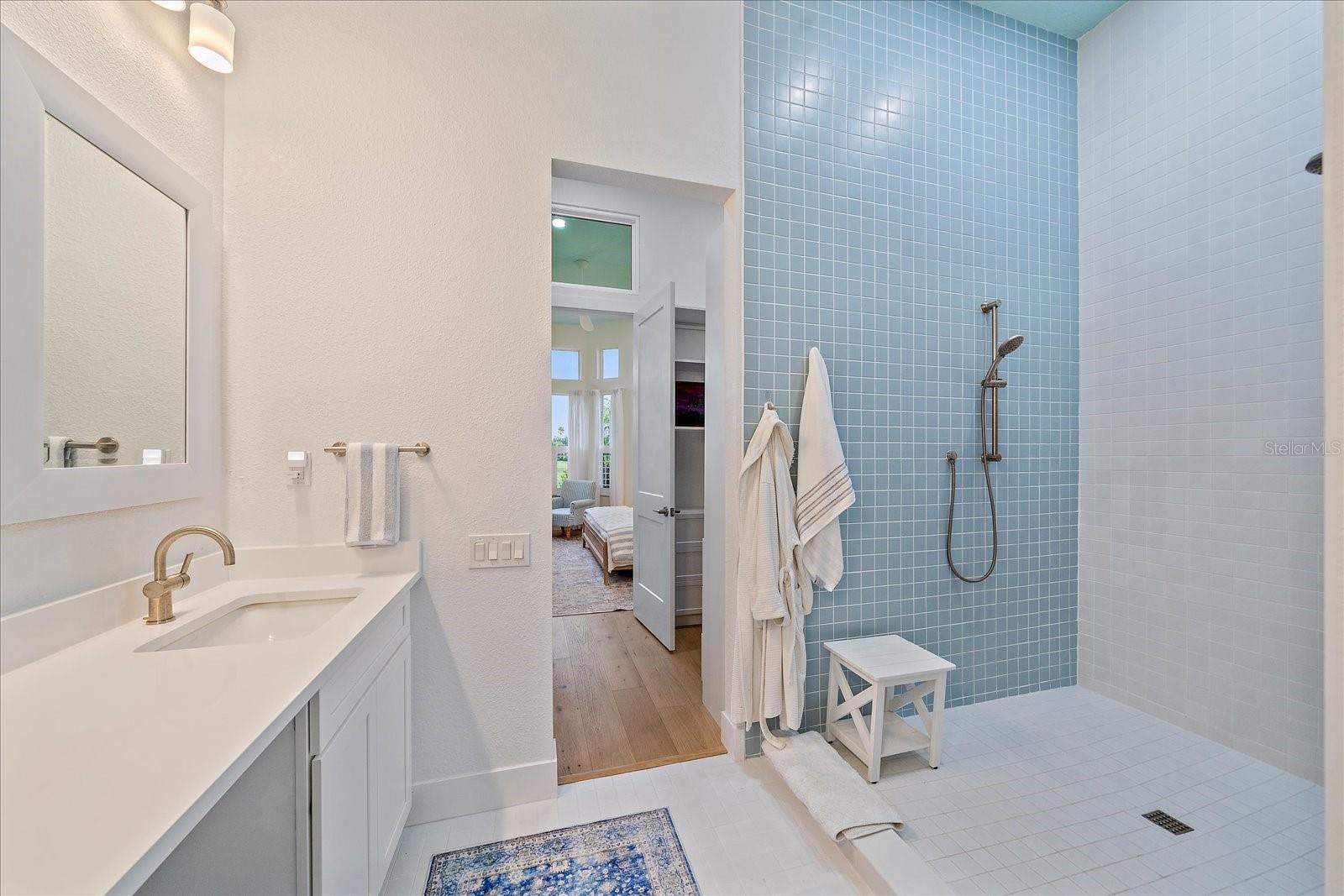 UNIVERSITY PARK COUNTRY CLUB - Residential