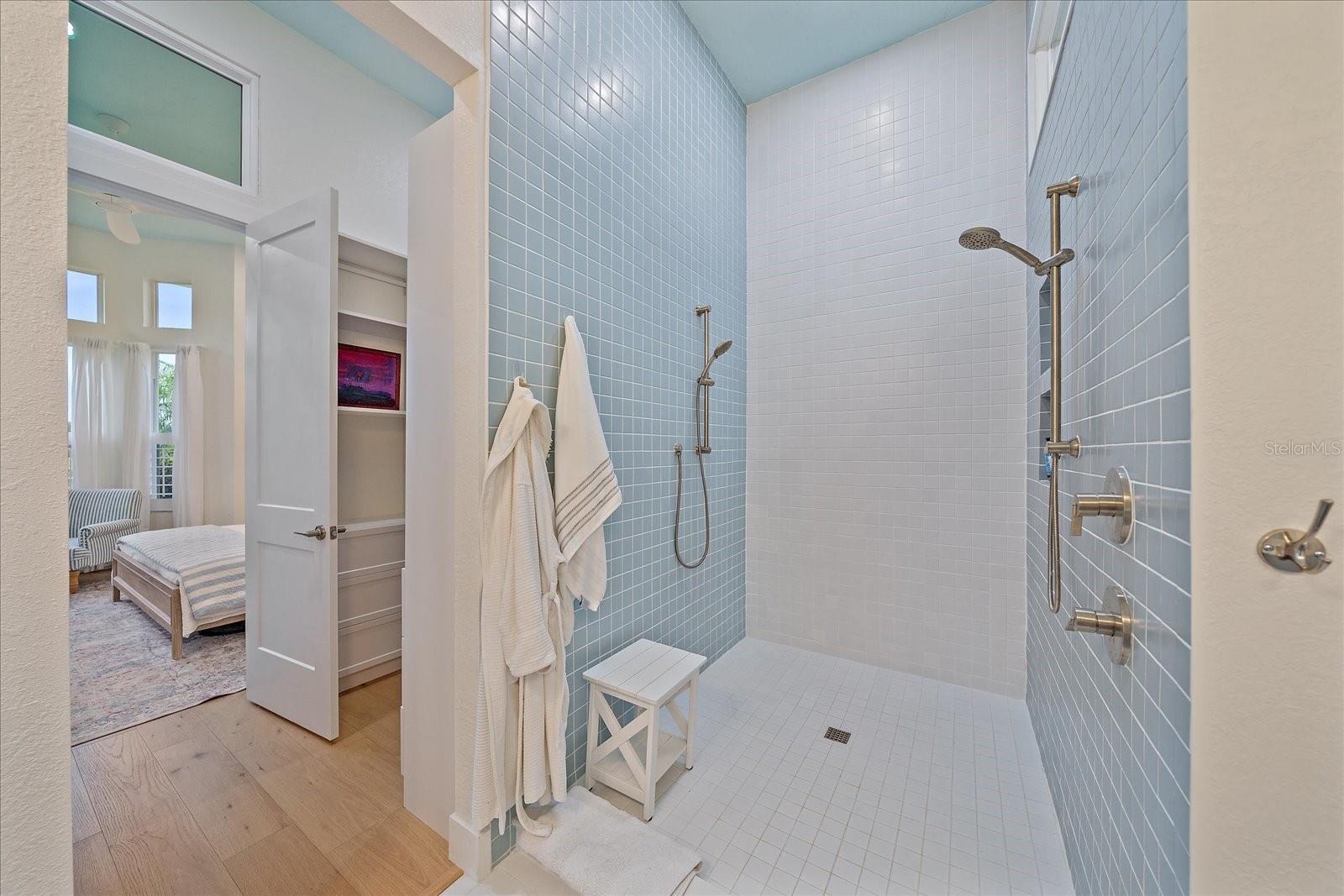 UNIVERSITY PARK COUNTRY CLUB - Residential