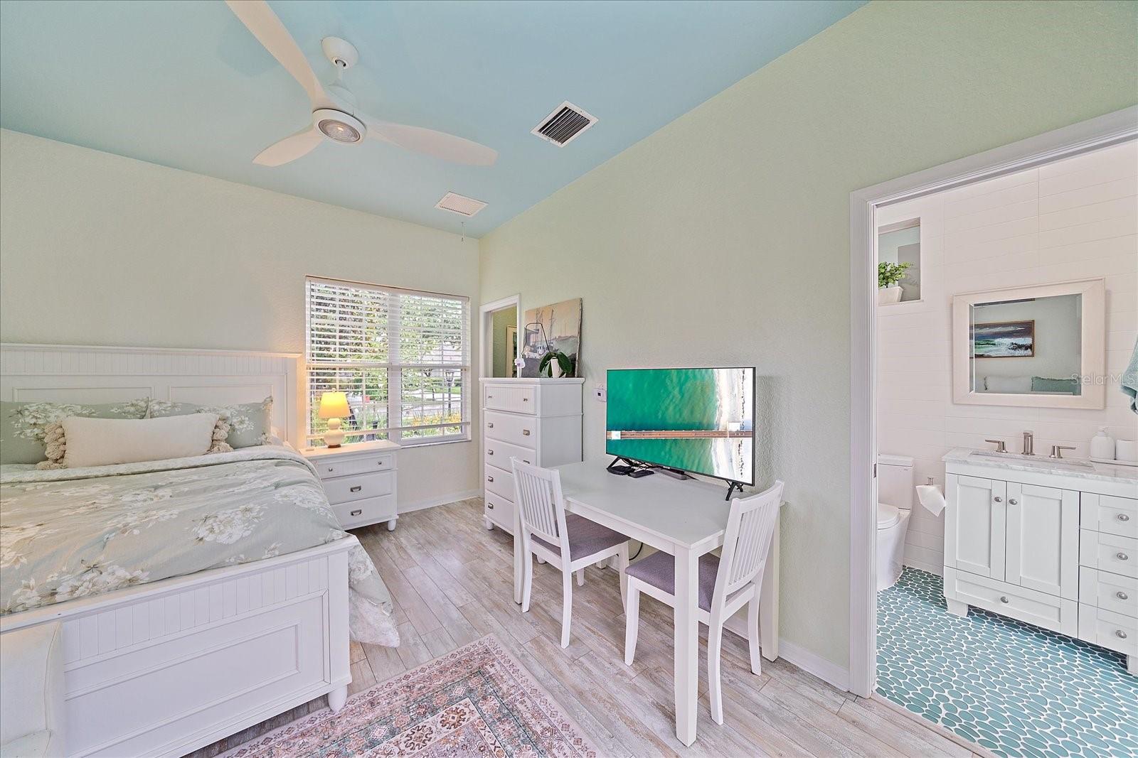 UNIVERSITY PARK COUNTRY CLUB - Residential