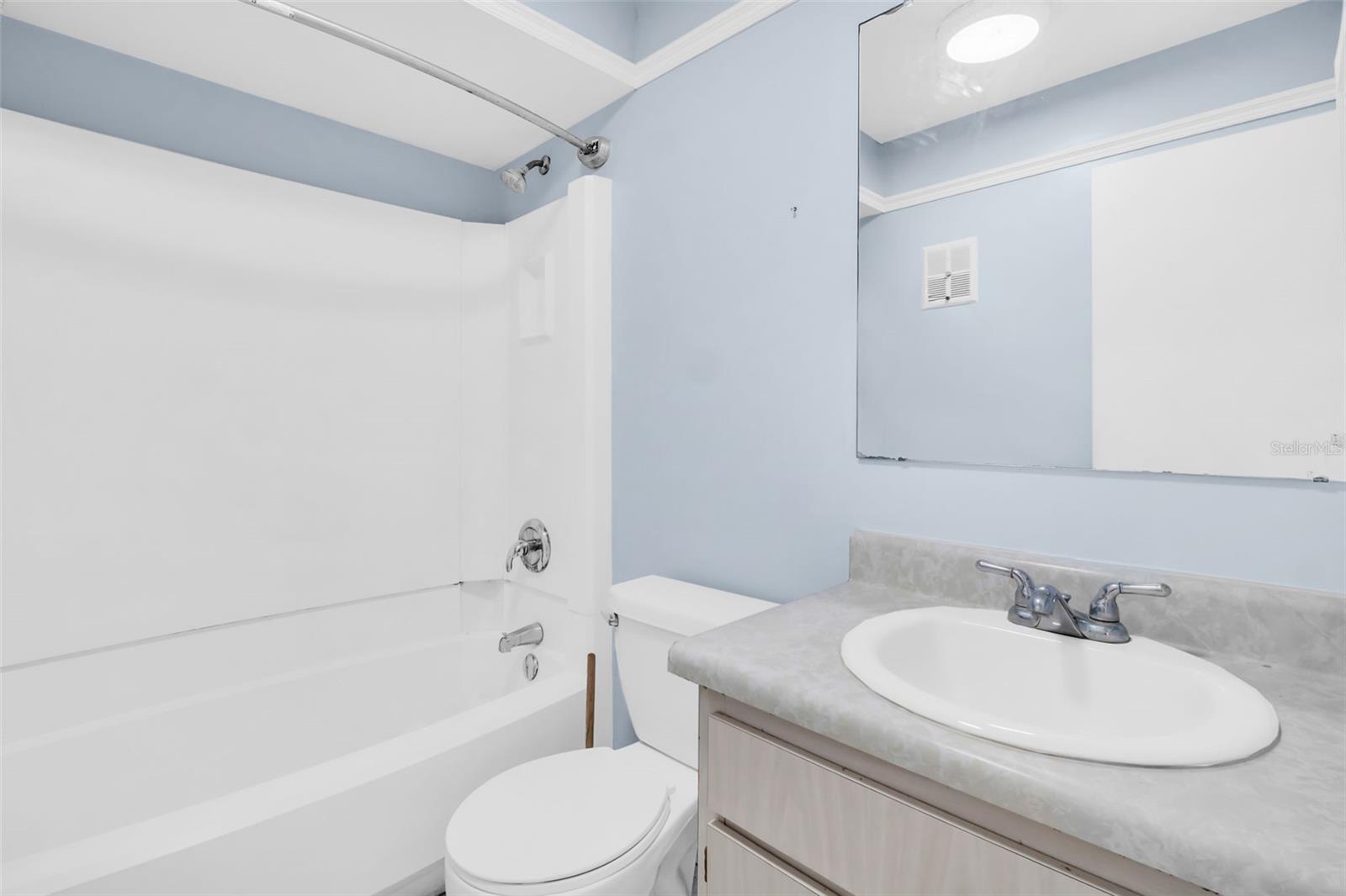 HILL CREST VILLAS - Residential