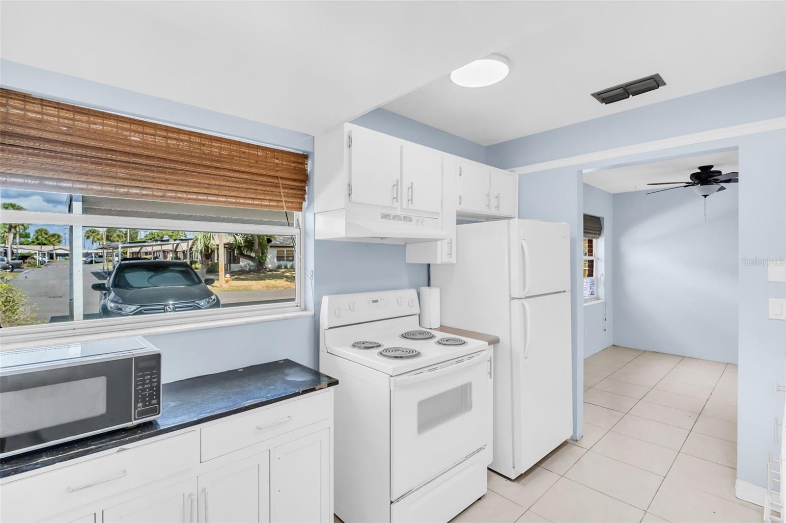 HILL CREST VILLAS - Residential