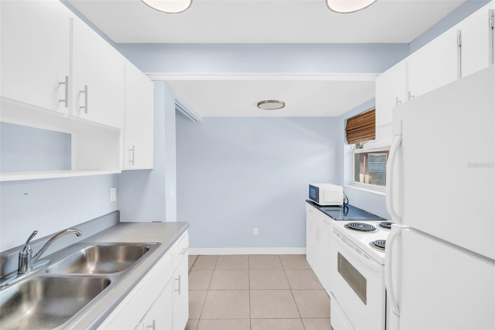 HILL CREST VILLAS - Residential