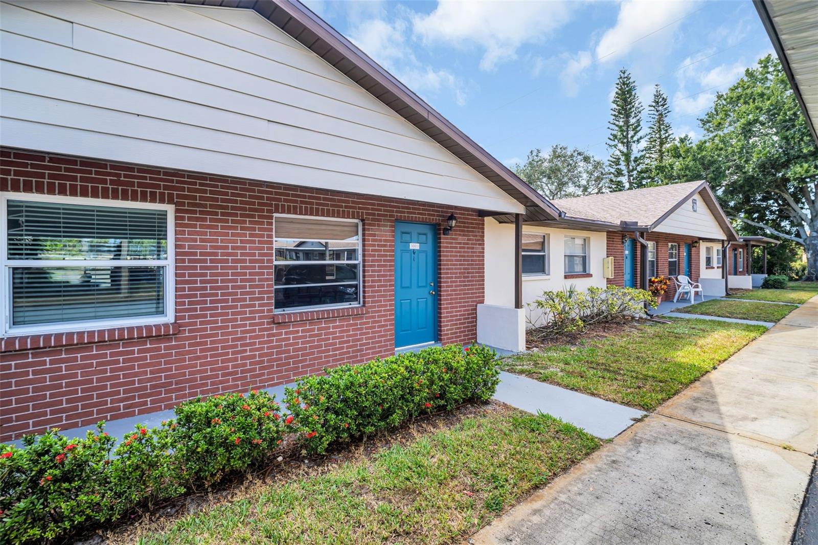 HILL CREST VILLAS - Residential