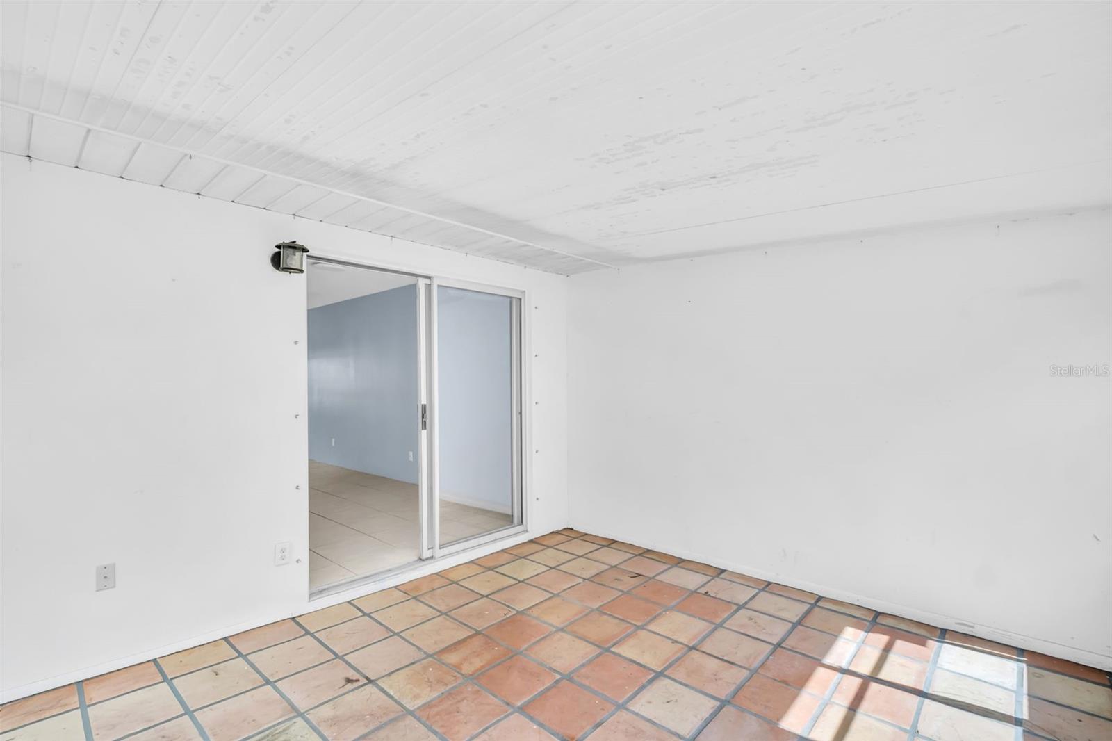 HILL CREST VILLAS - Residential