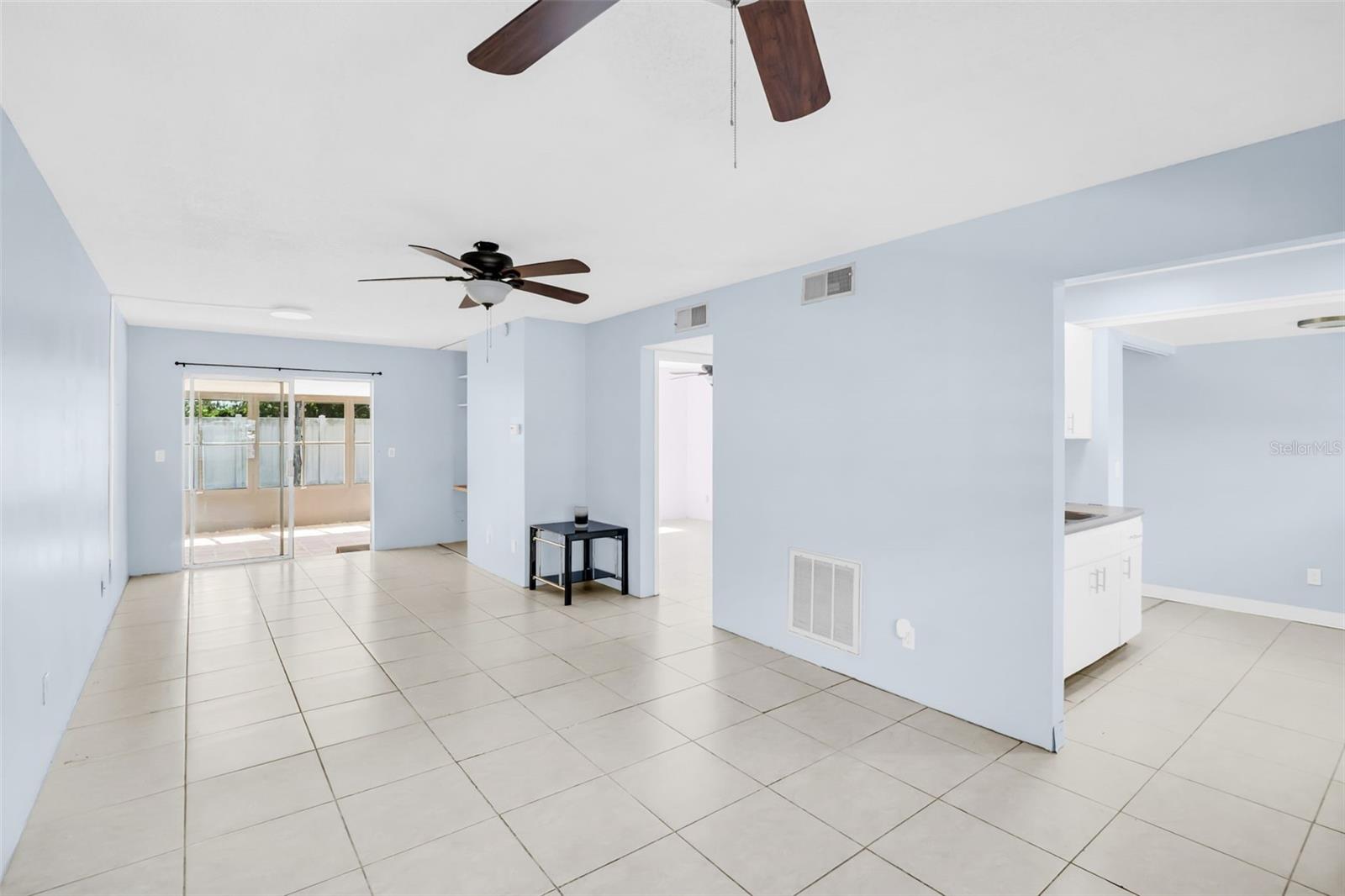 HILL CREST VILLAS - Residential