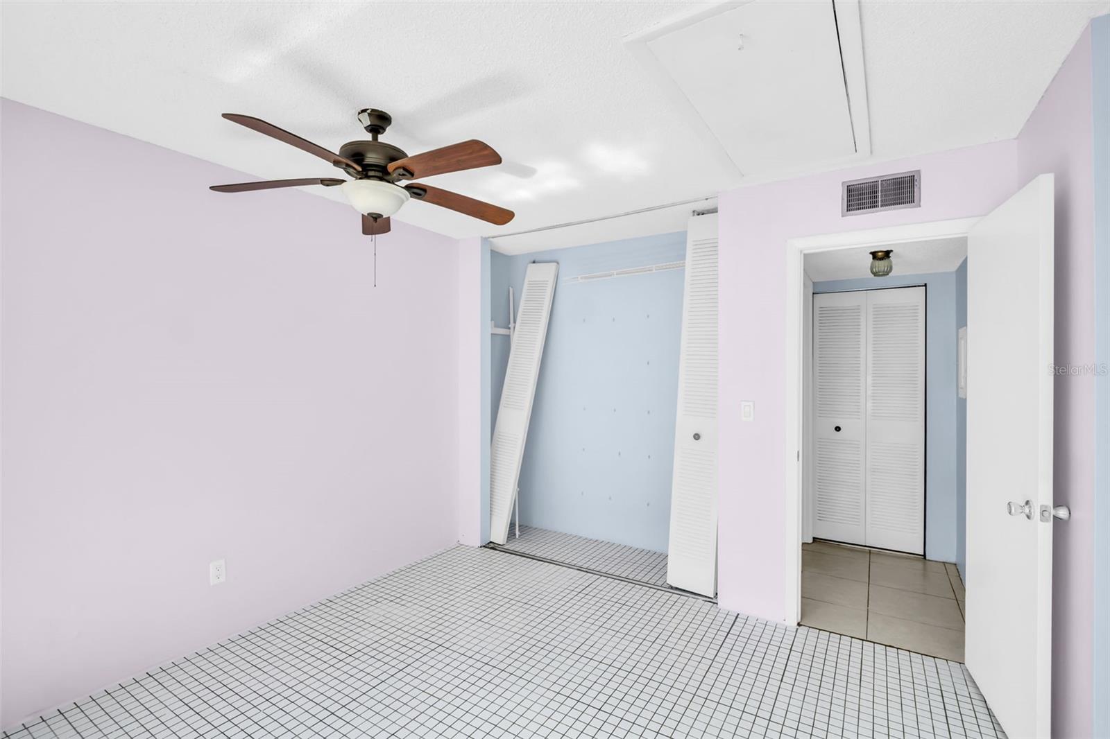 HILL CREST VILLAS - Residential