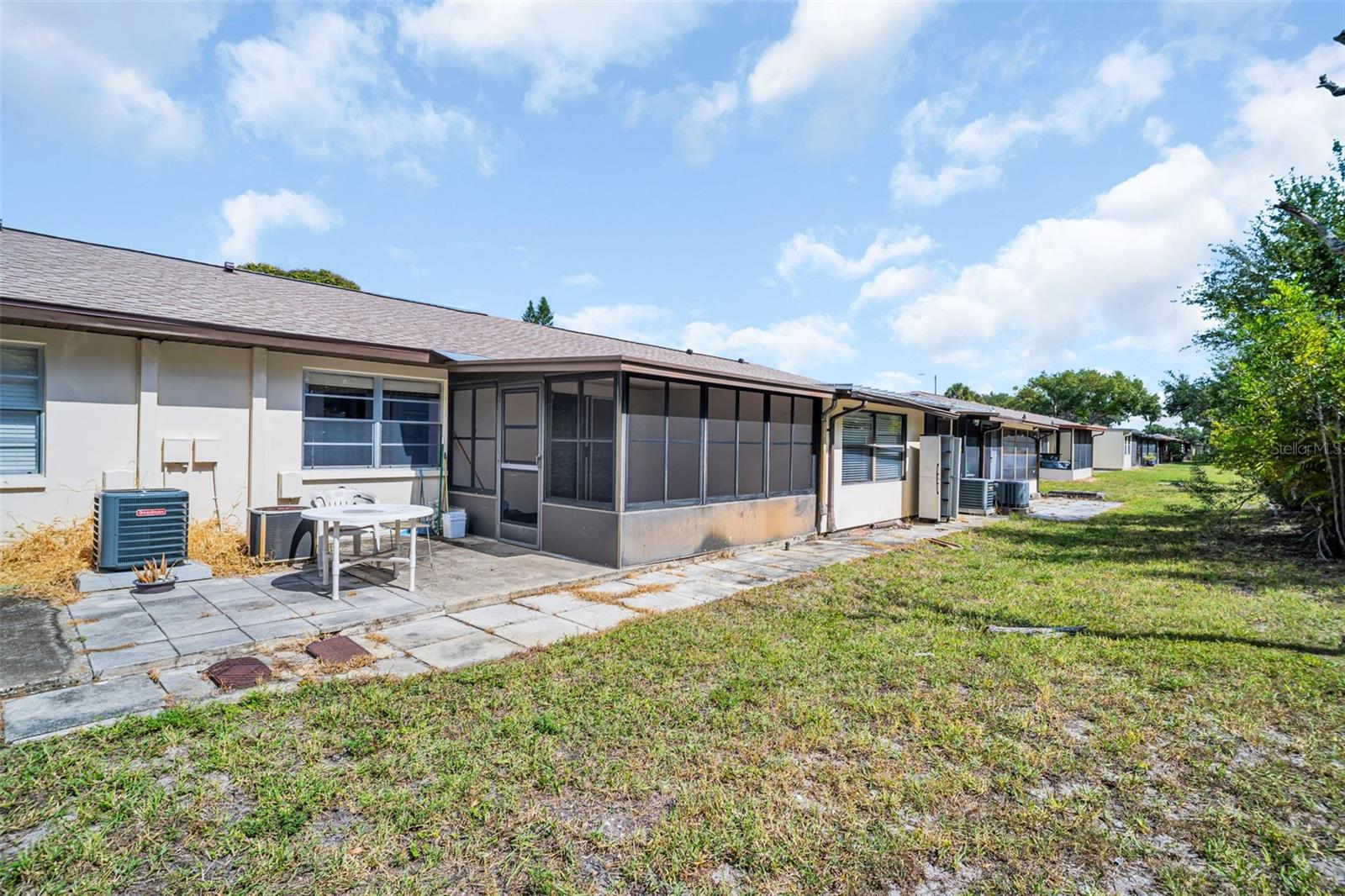 HILL CREST VILLAS - Residential