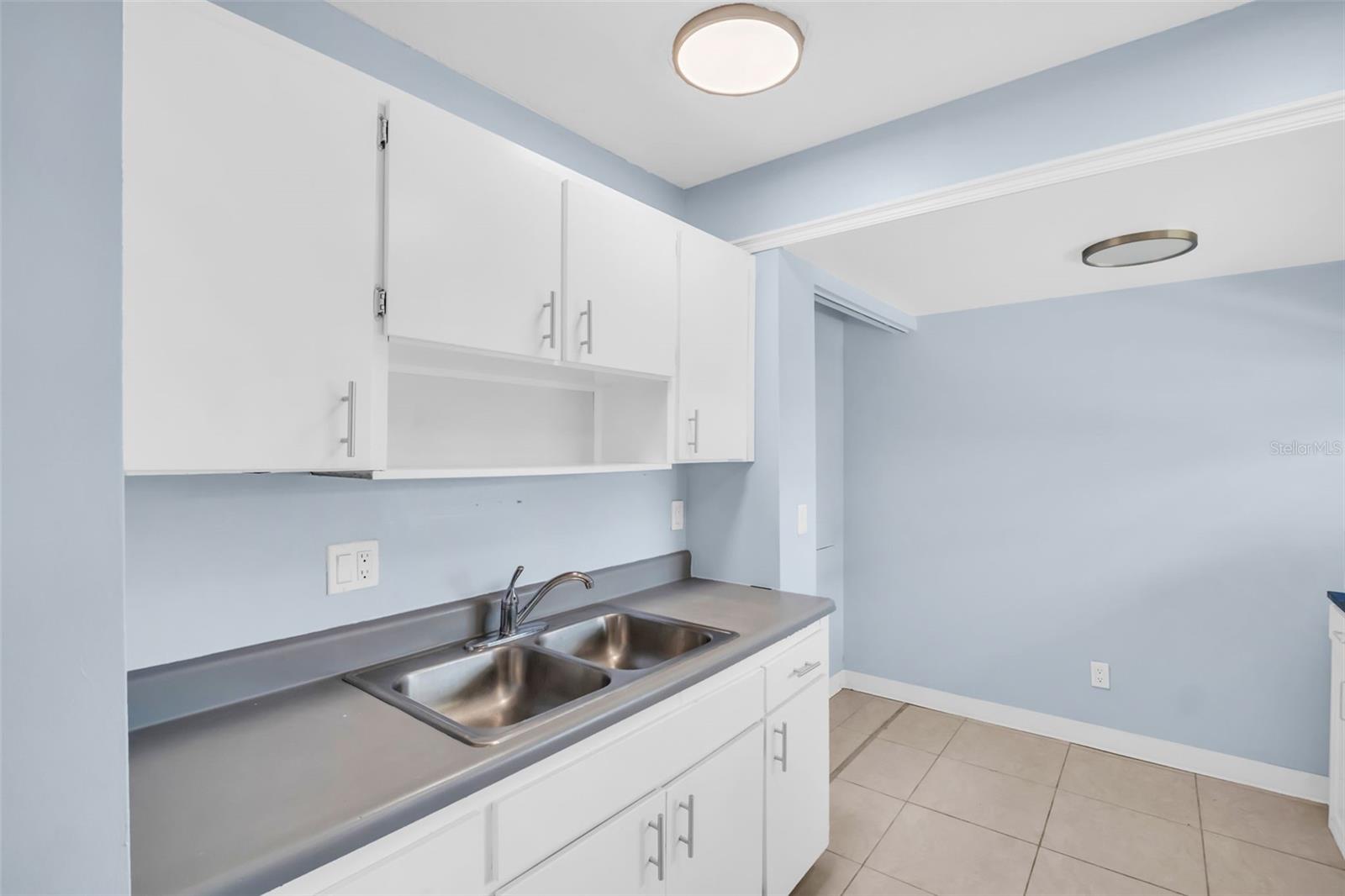 HILL CREST VILLAS - Residential