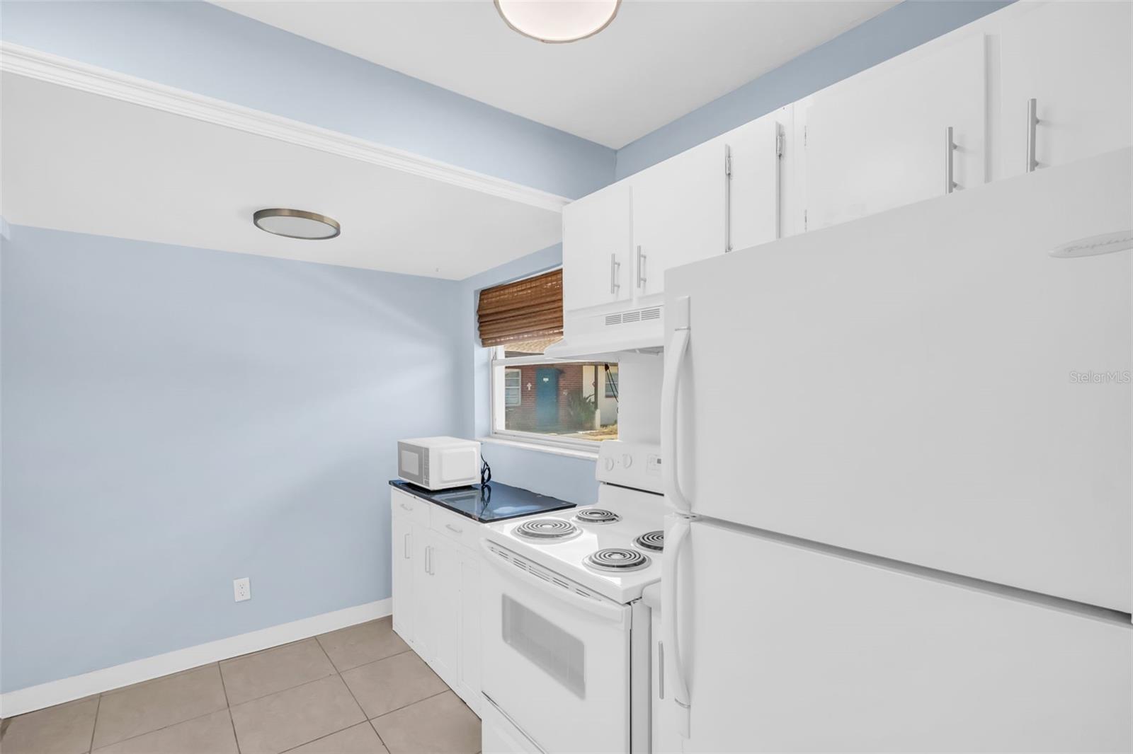 HILL CREST VILLAS - Residential