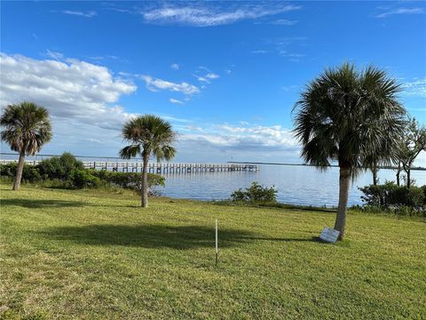 A home in PORT CHARLOTTE