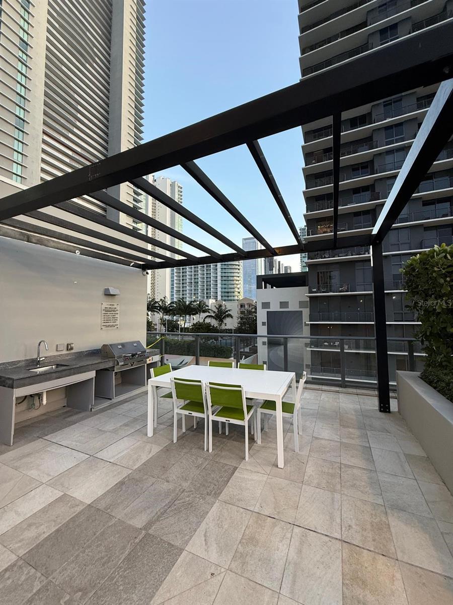 PARAISO BAYVIEWS - Residential