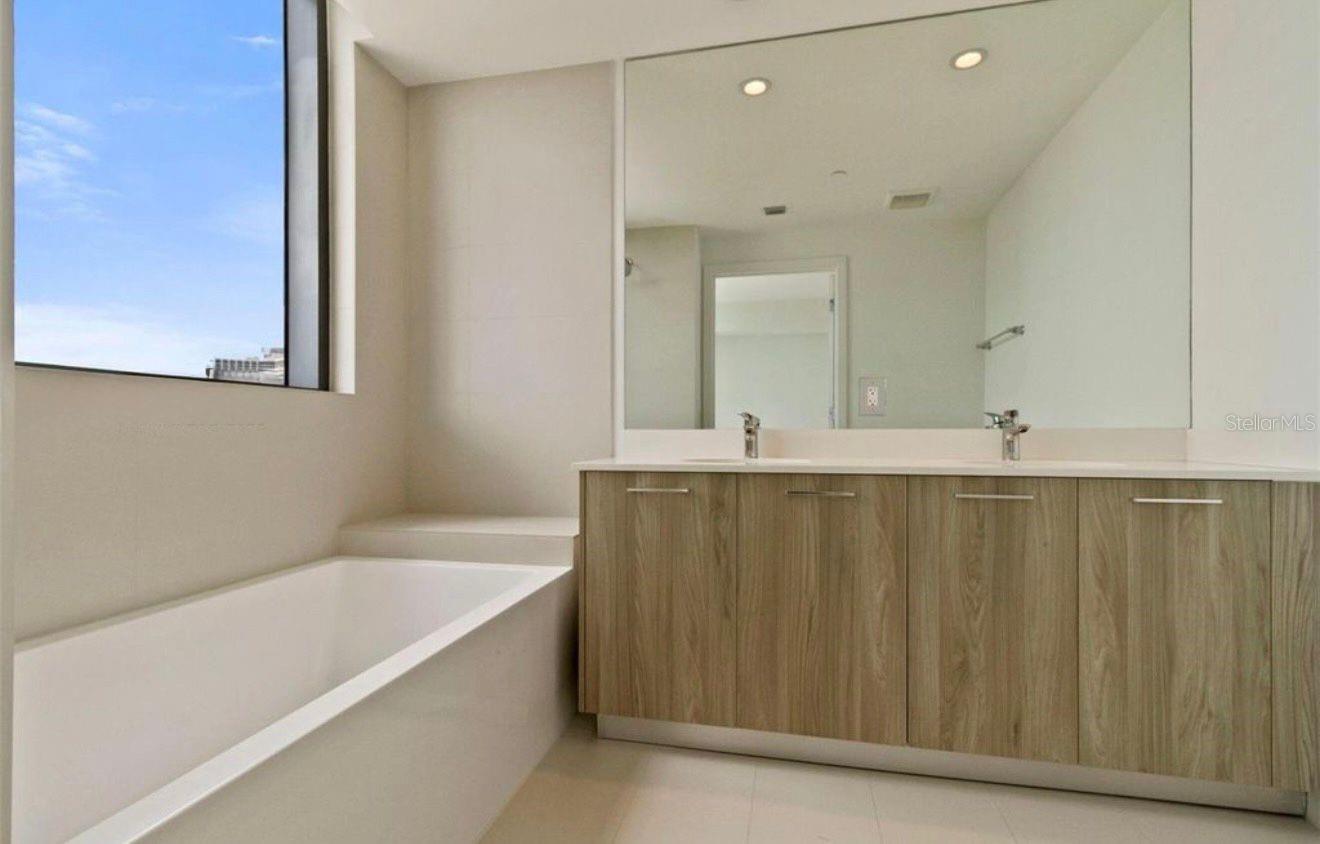 PARAISO BAYVIEWS - Residential