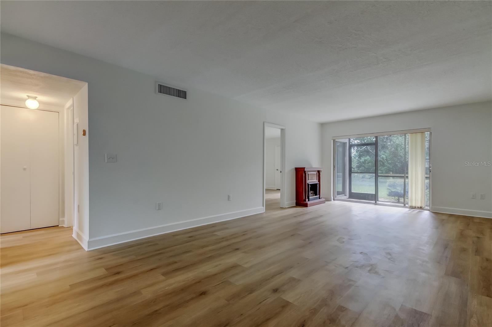 EAST LAKE WOODLANDS CYPRESS ESTATES - Residential