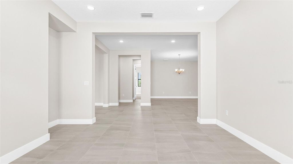 Photo of 18225 Cresswind Terrace, Lakewood Ranch, FL 34211 (MLS # W7884930)