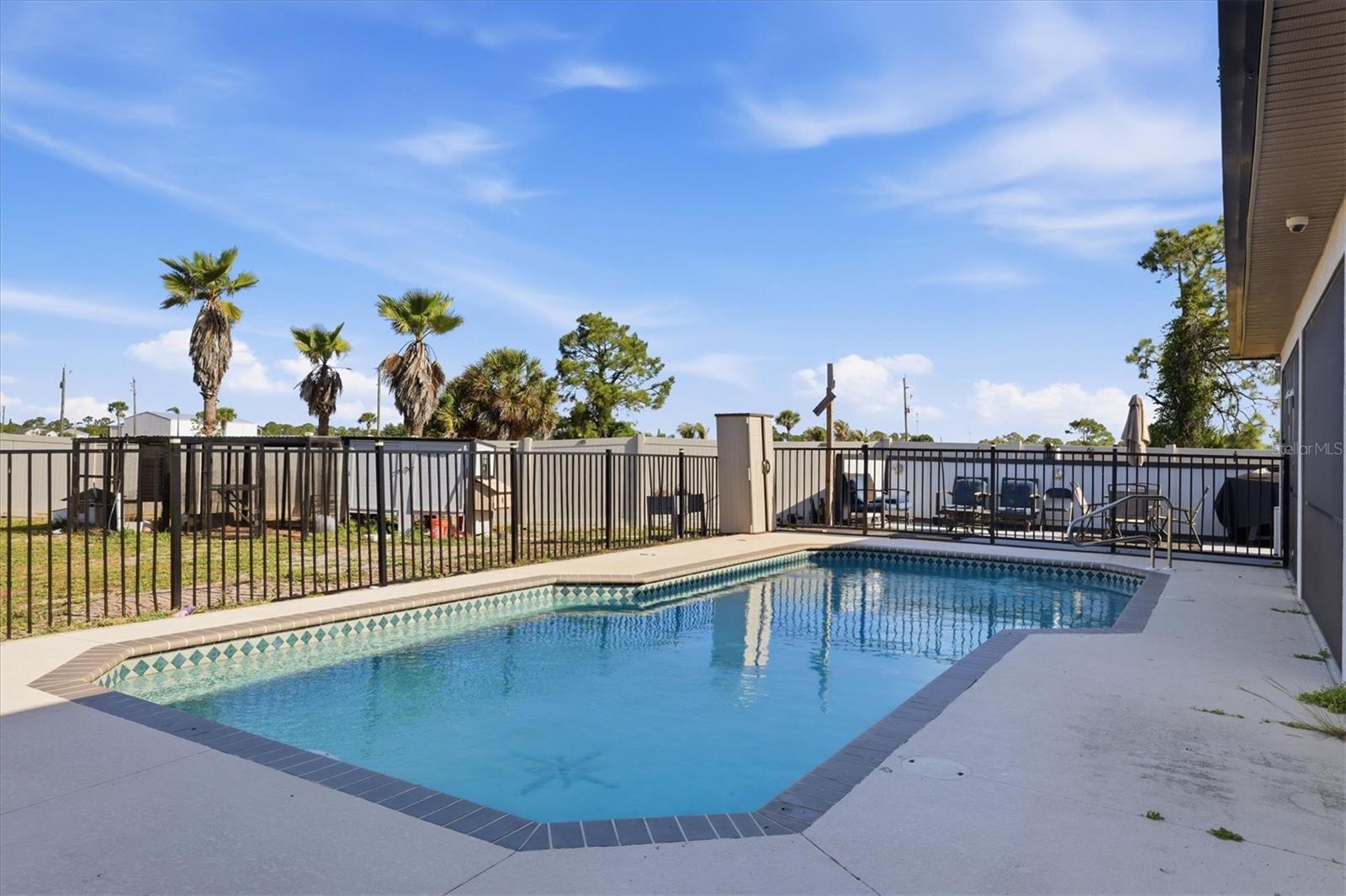 ROTONDA SANDS - Residential