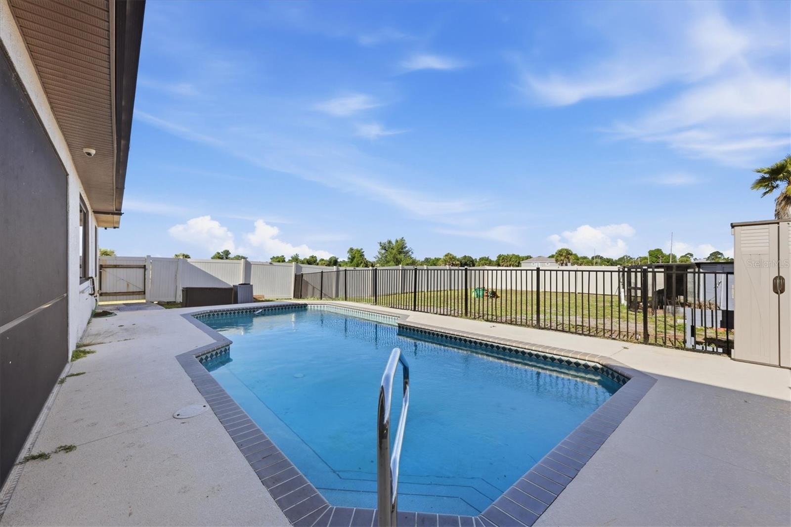 ROTONDA SANDS - Residential