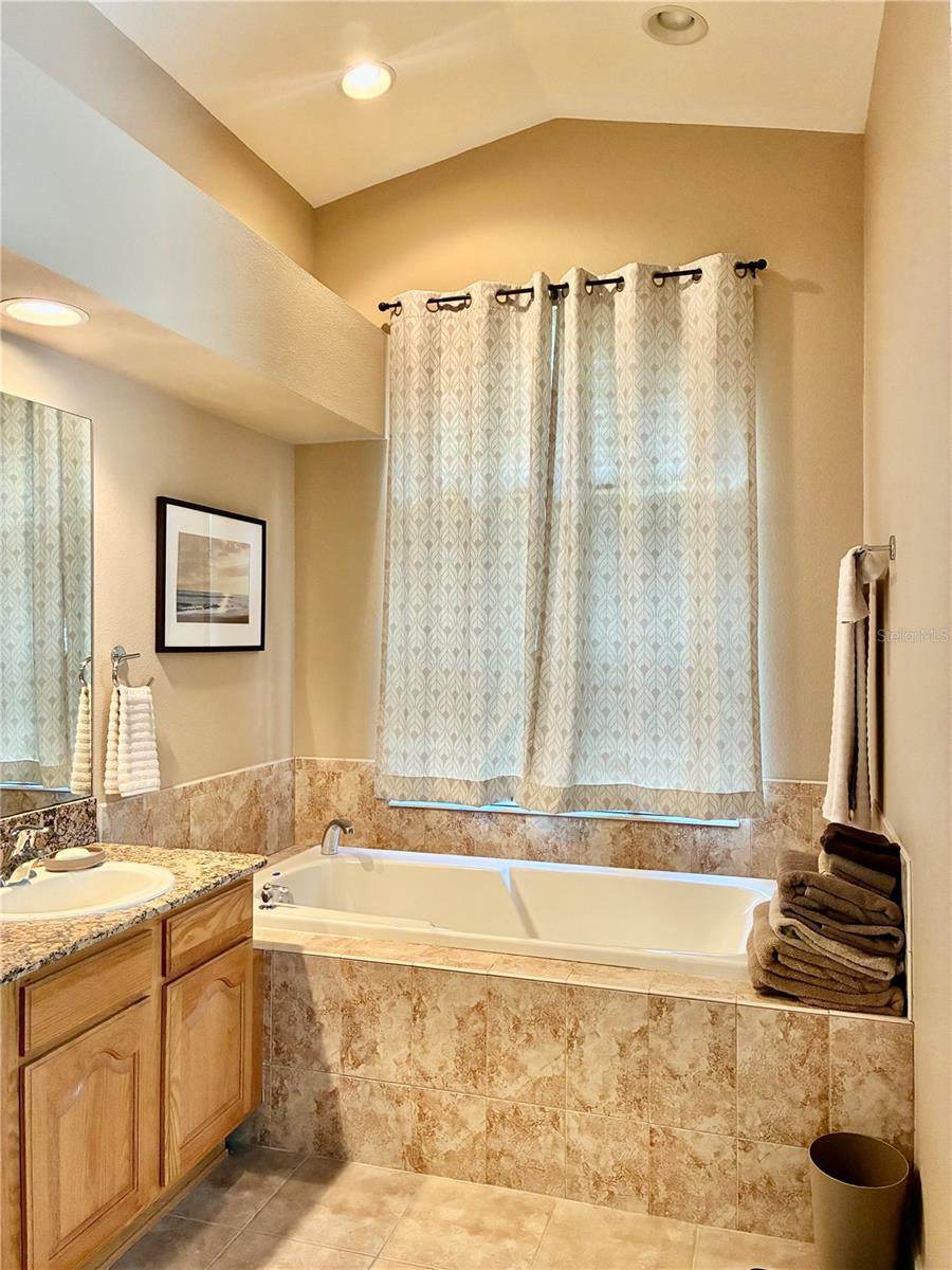 AC AYERS RD/WISCON/PKWY E - Residential