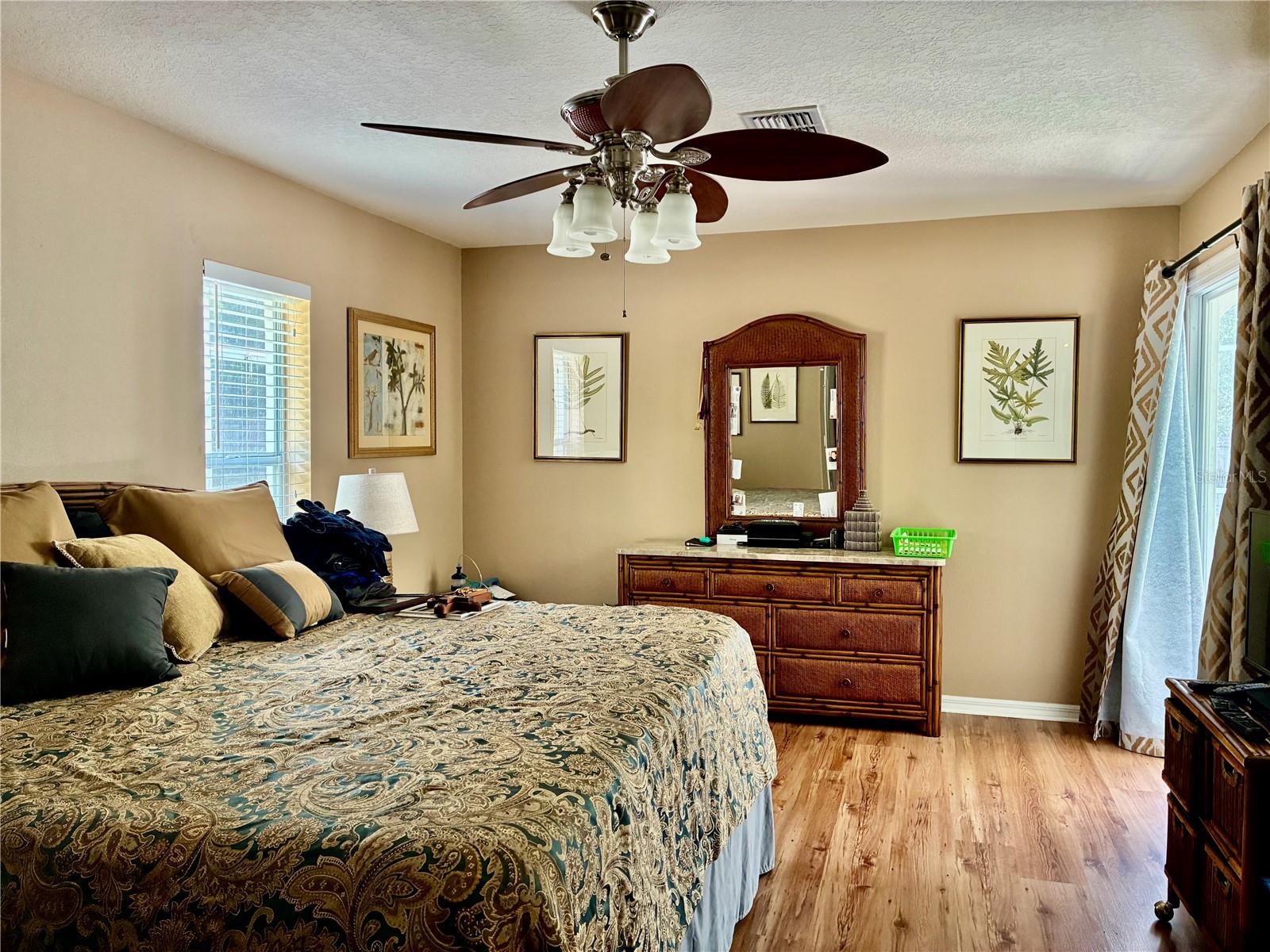 AC AYERS RD/WISCON/PKWY E - Residential