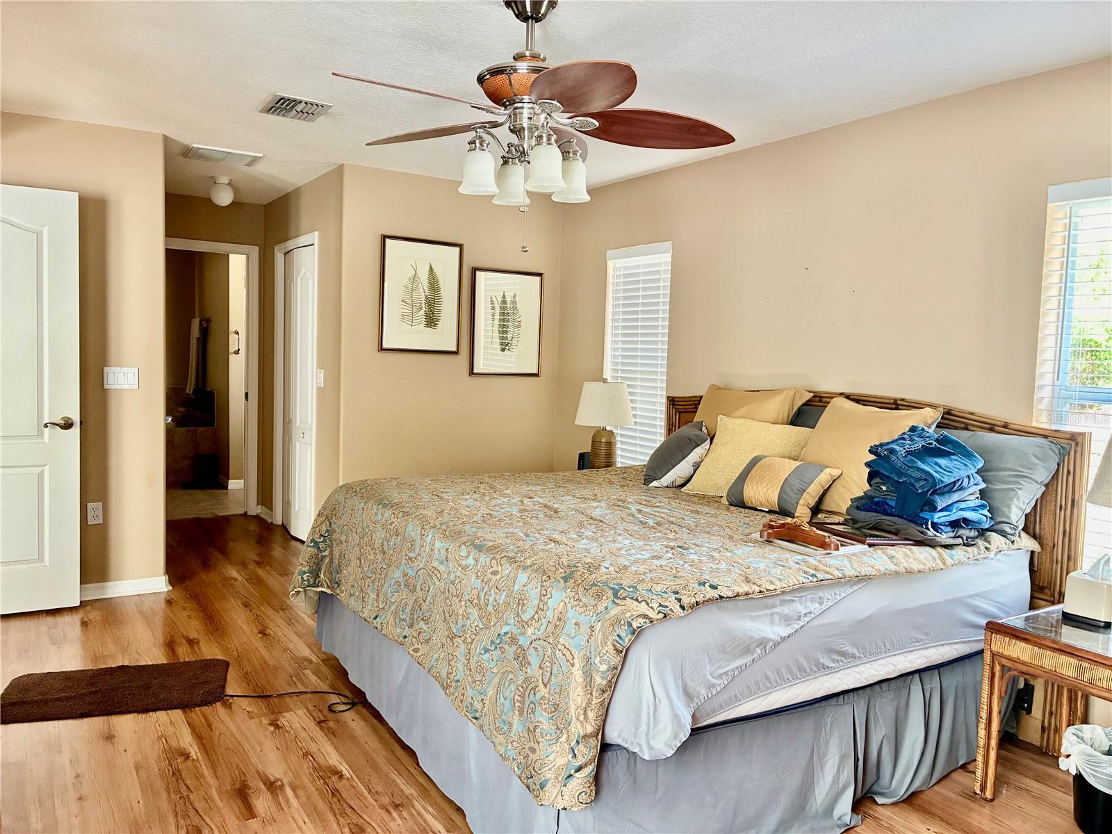 AC AYERS RD/WISCON/PKWY E - Residential