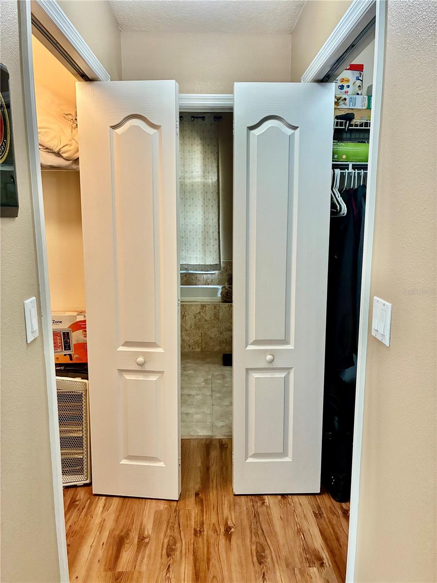 AC AYERS RD/WISCON/PKWY E - Residential