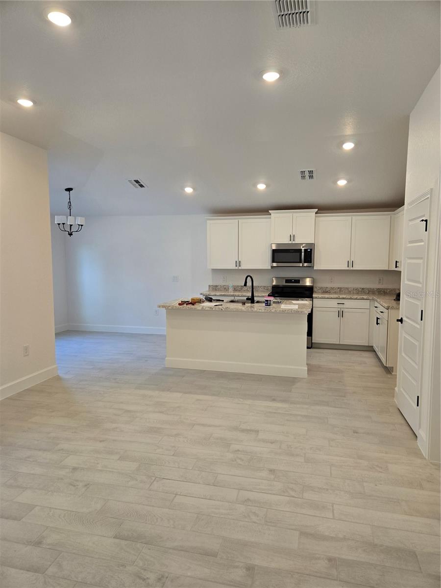 WYLD PALMS VILLAGE CONDOMINIUM - Residential