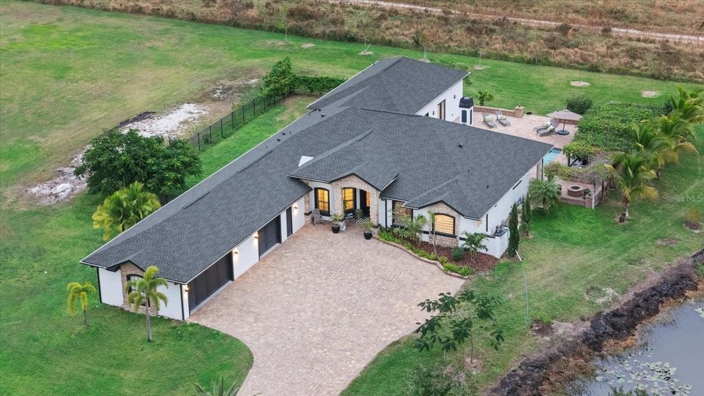 Photo of 5301 Saddle Oak Trail, Sarasota, FL 34241 (MLS # A4680226)