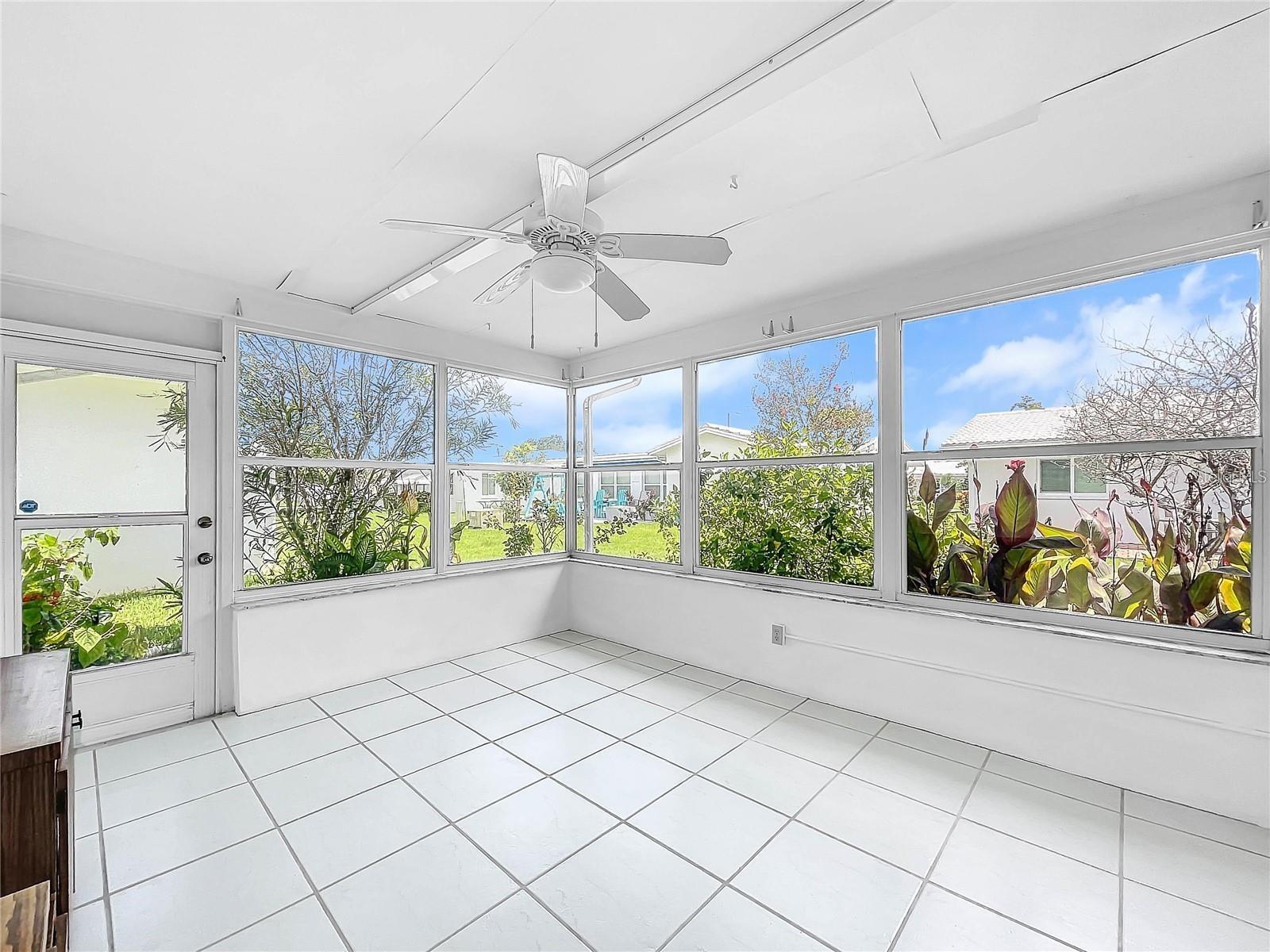 MAINLANDS OF TAMARAC BY THE GULF UNIT 4 CONDO - Residential Lease