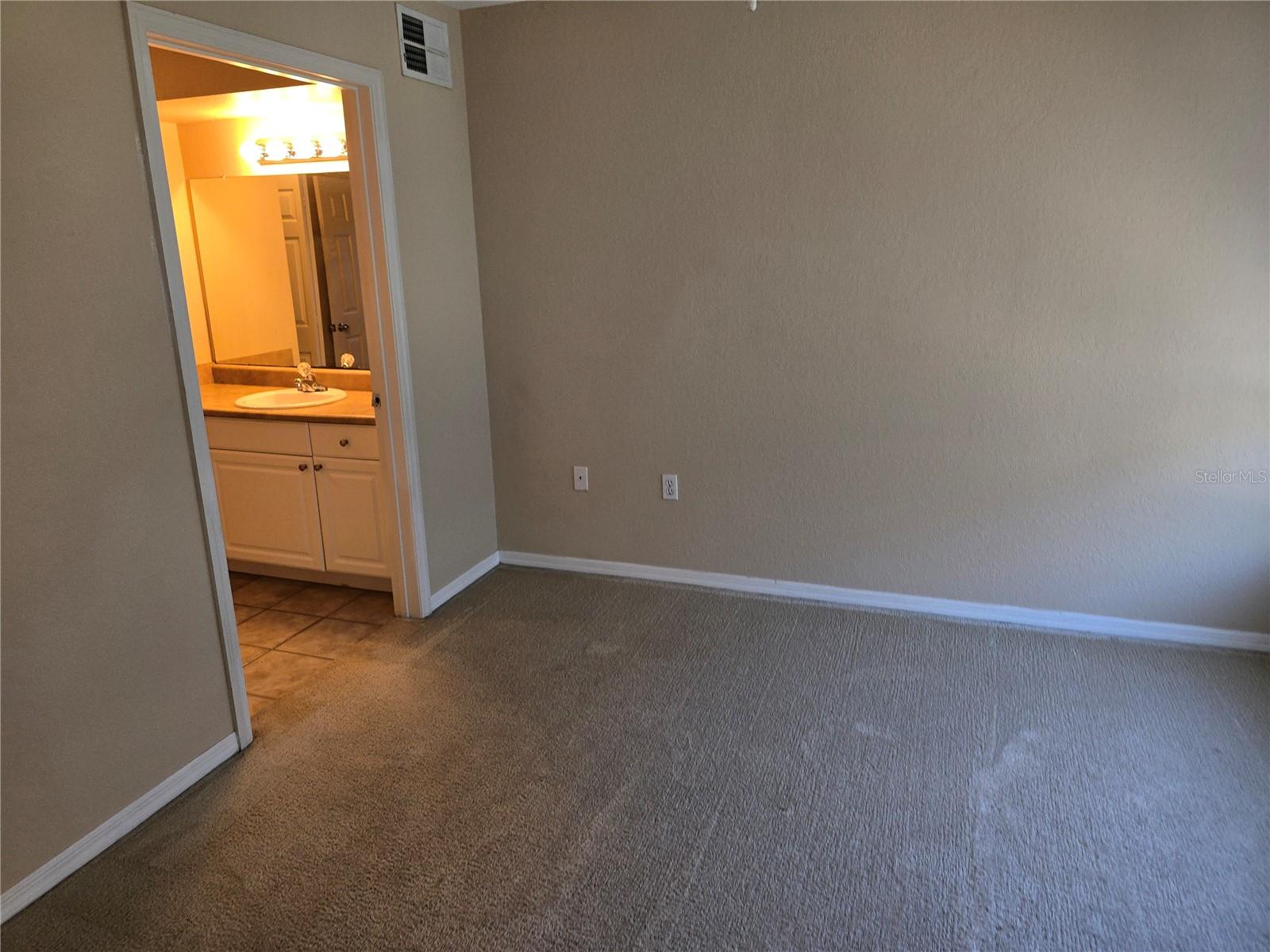 ADMIRALS WALK - Residential