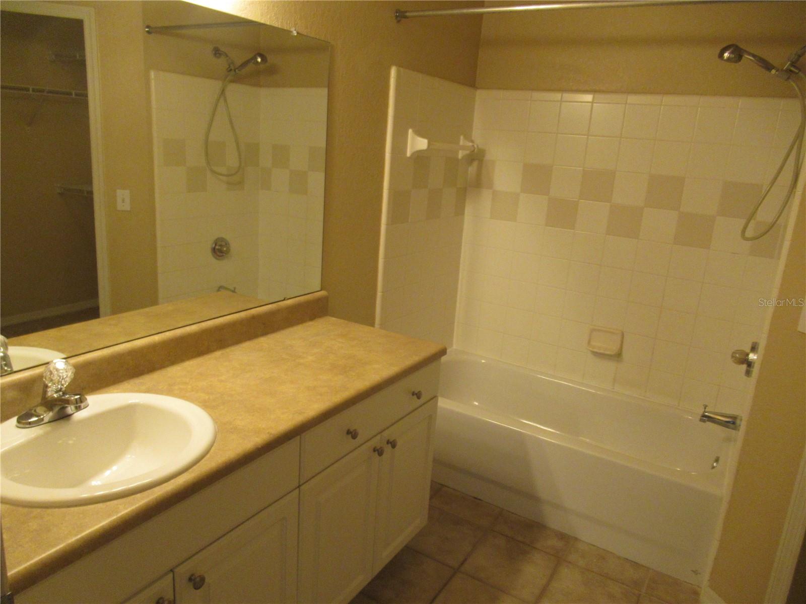 ADMIRALS WALK - Residential