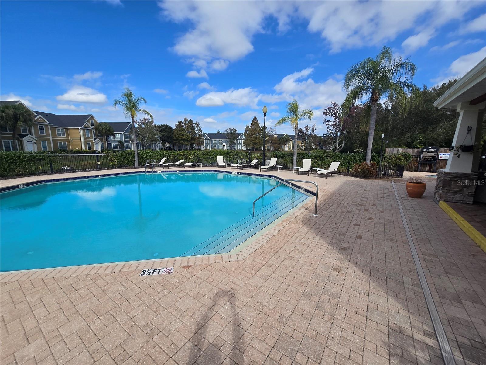 ADMIRALS WALK - Residential