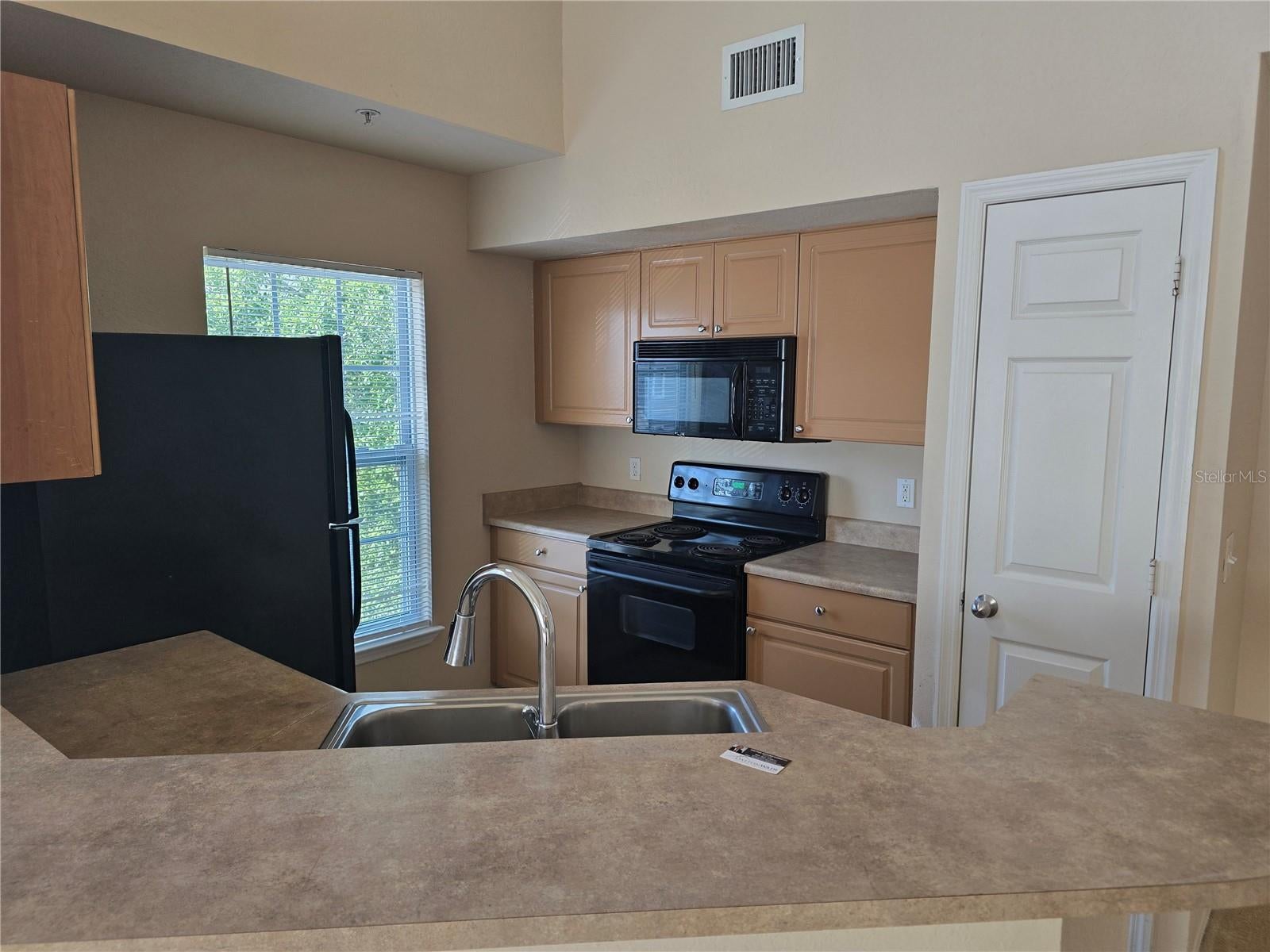 5601 ROSEHILL ROAD 203