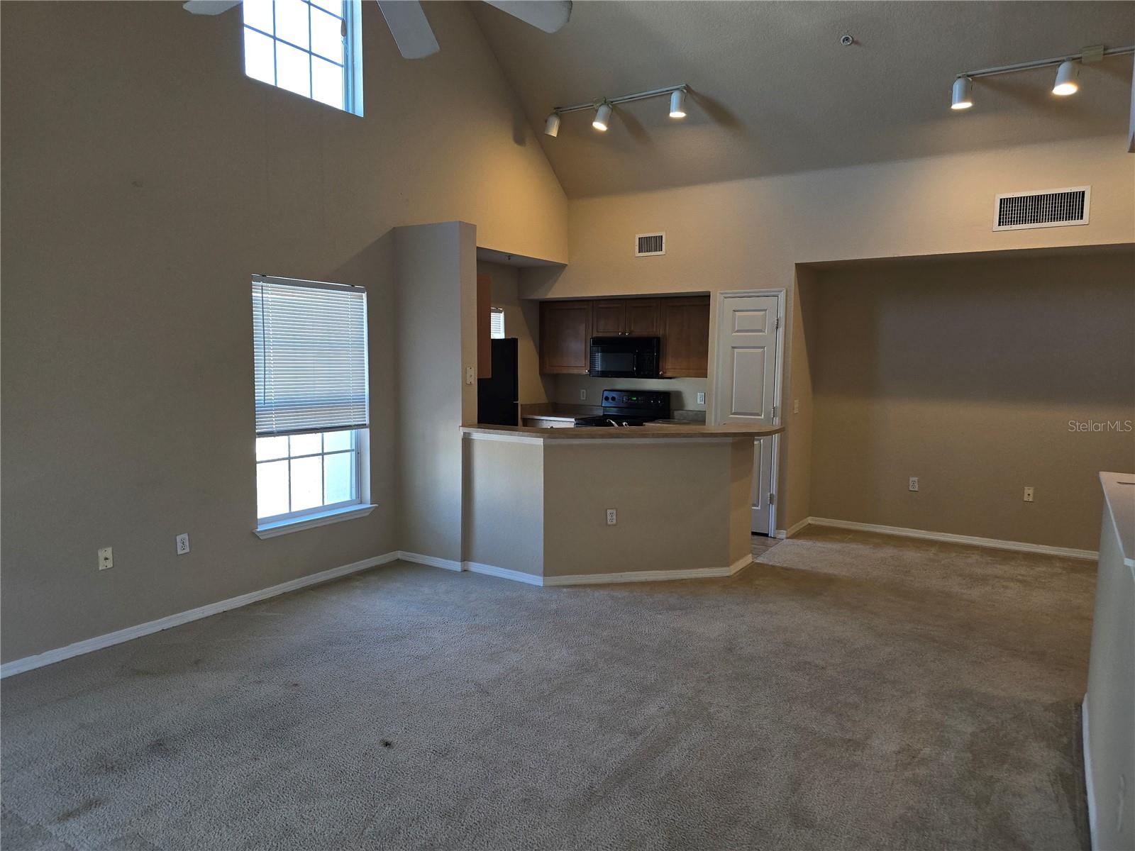 ADMIRALS WALK - Residential