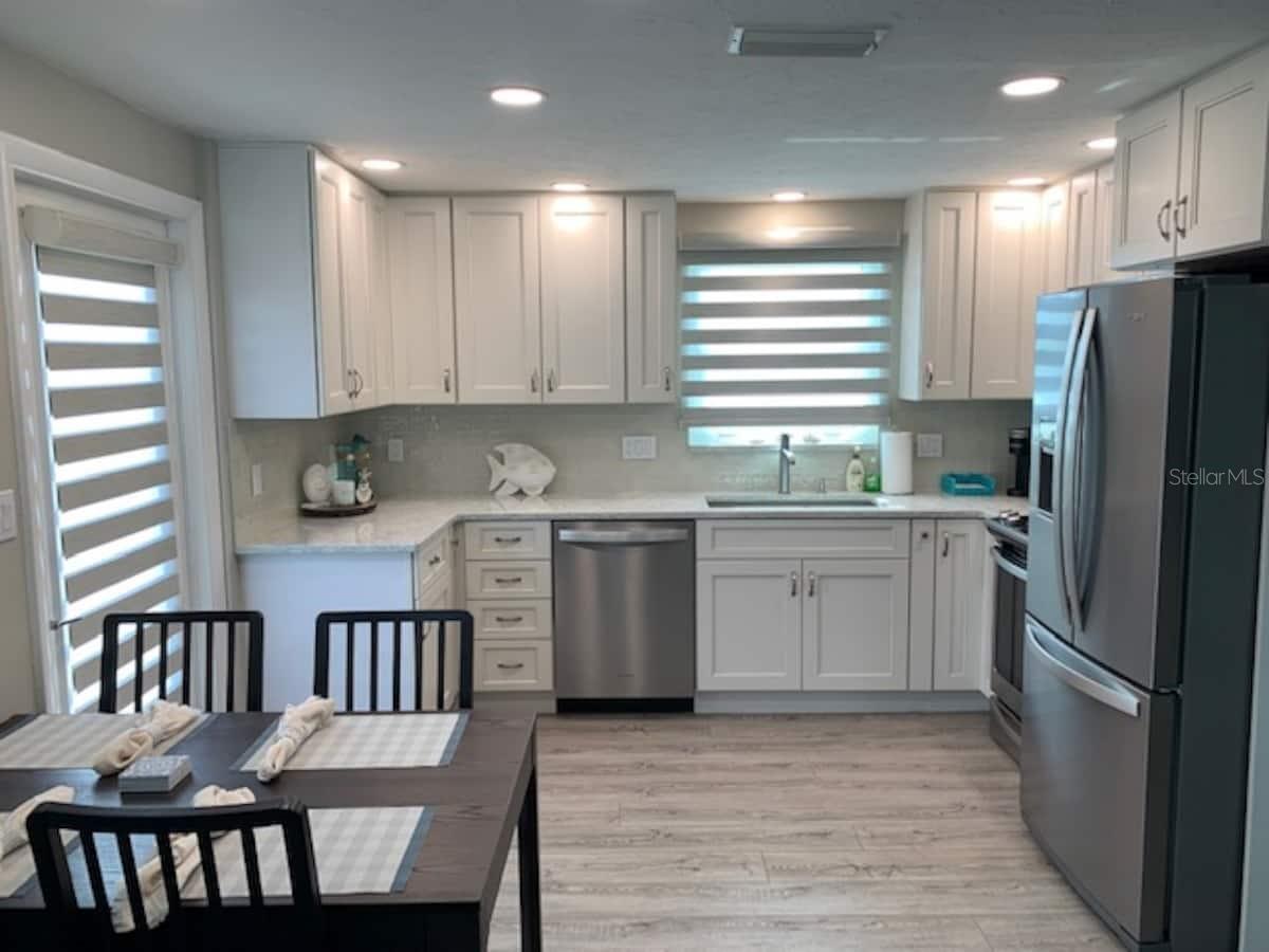 BAY VIEW MANOR - Residential Lease