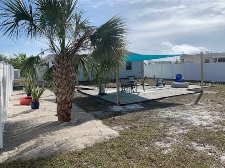 BAY VIEW MANOR - Residential Lease