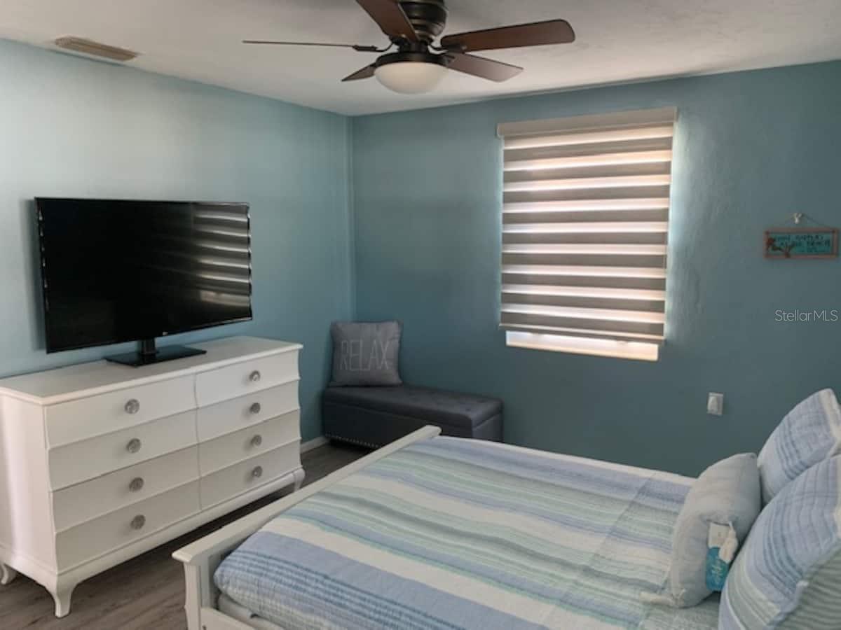 BAY VIEW MANOR - Residential Lease