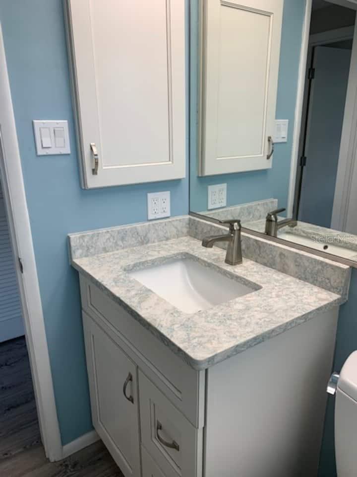 BAY VIEW MANOR - Residential Lease
